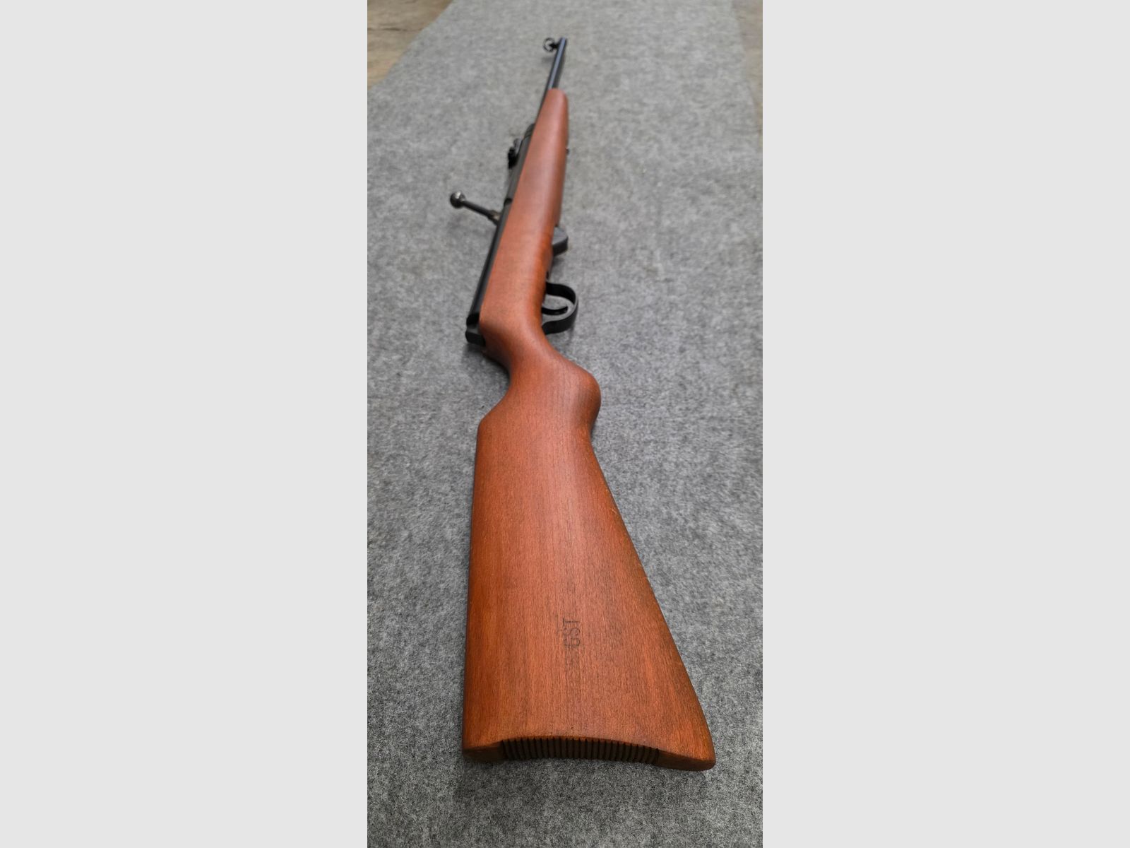 Special version with only 2 screw fastening and short length Haenel 310 with standard trigger repeater Kirmes 4.4 mm air rifle