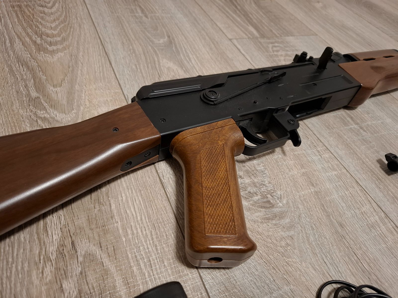 Well AK 74 M aeg <0,5 Joule+ Mauser C96 Federdruck , Bild 5 von 11