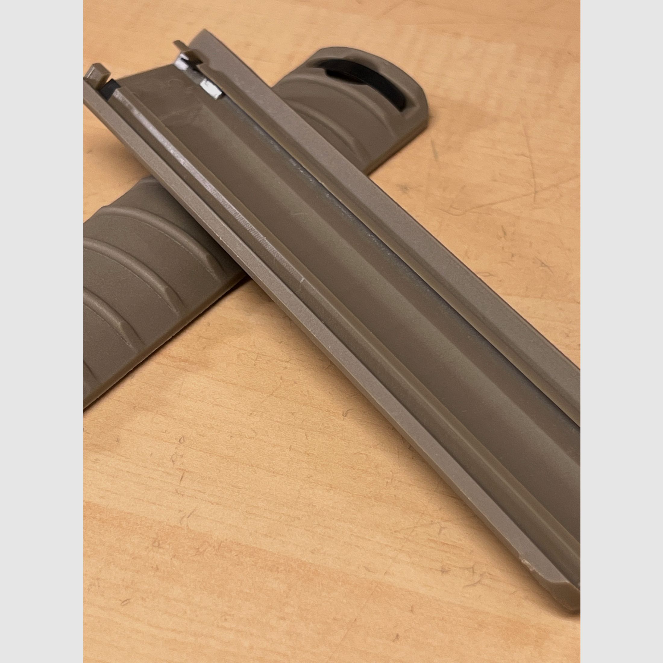 Osłona szyny Picatinny 2 sztuki w kolorze piaskowym