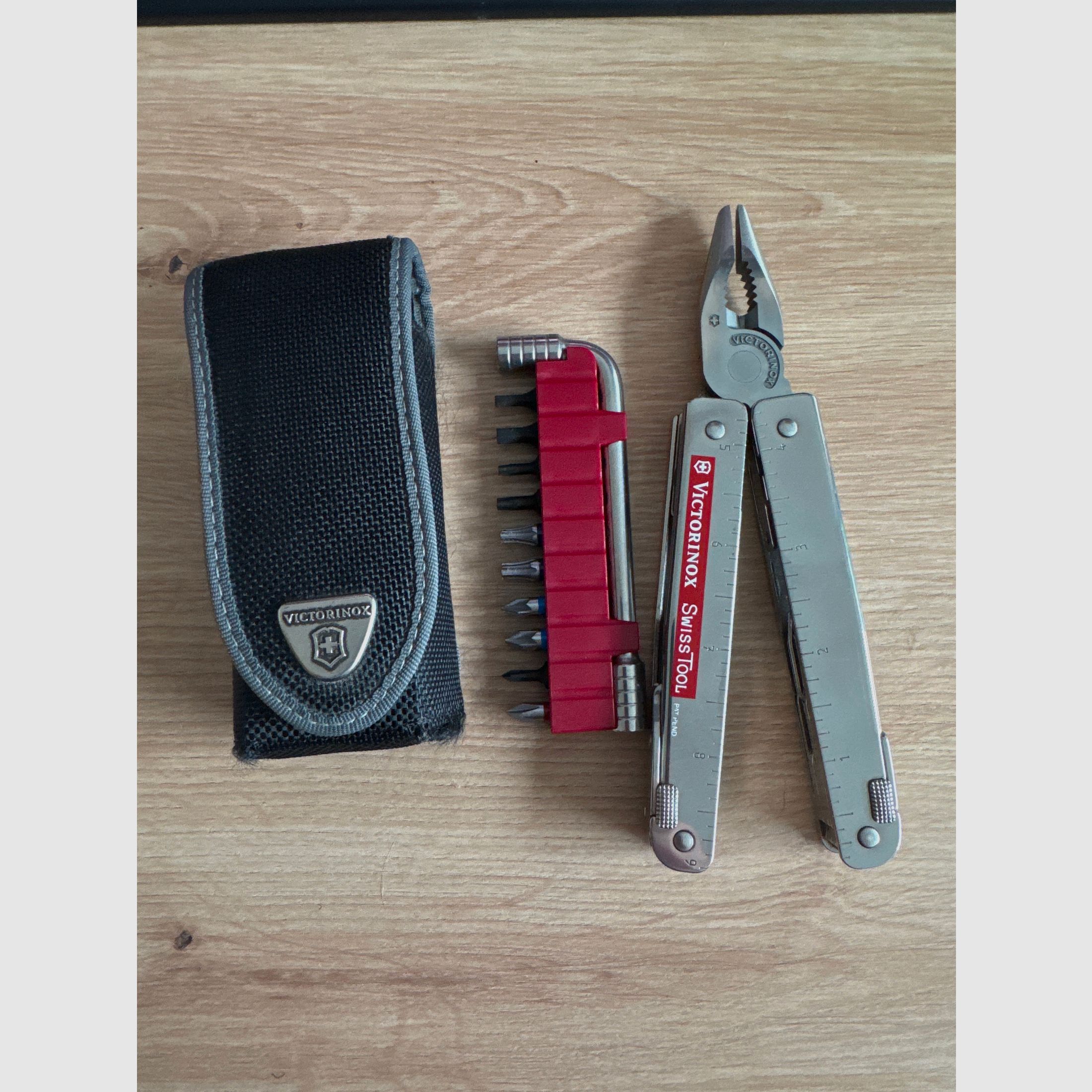 Victorinox Swisstool Gunfinder