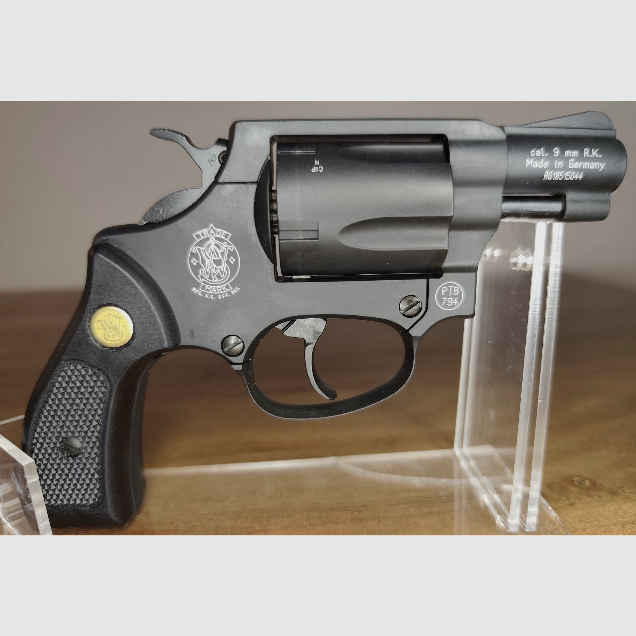 Smith & Wesson Chiefs Special 9mm PTB 794 New Year's Set 40 Pyro + 50 rounds NC ammunition