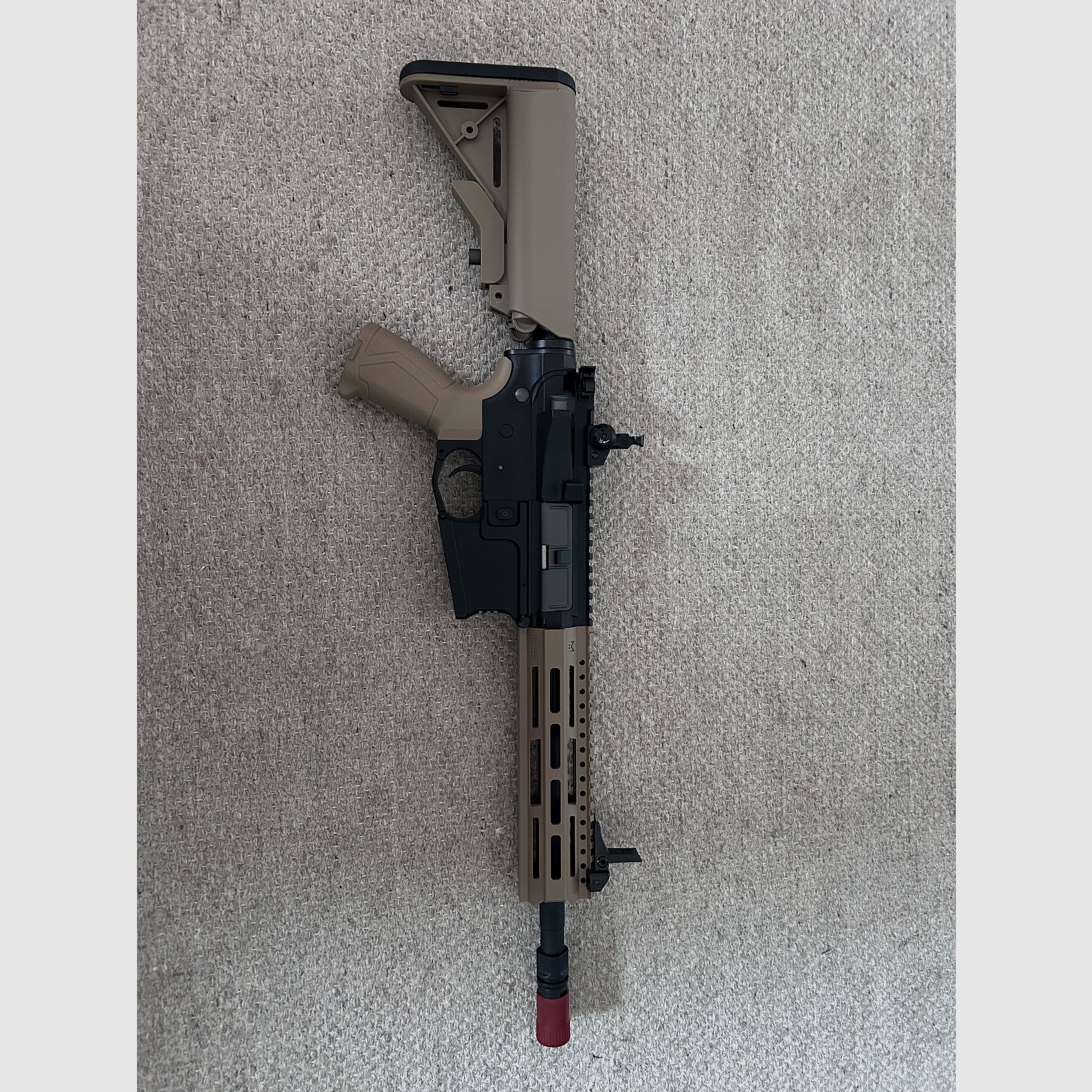 G&G Combat Machine CM16R2 mit umfangreichem Zubehör