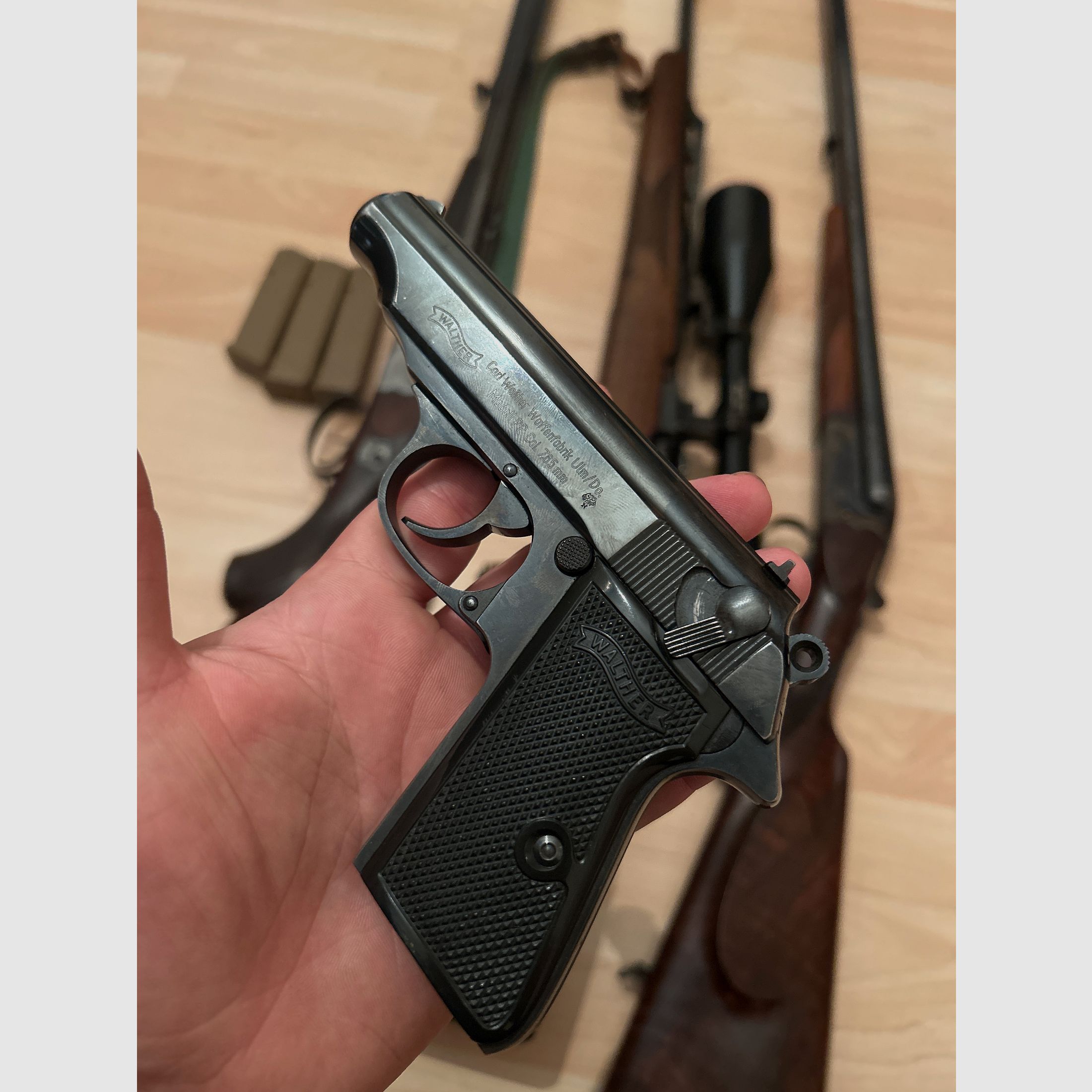 Waffen Aufgabe 