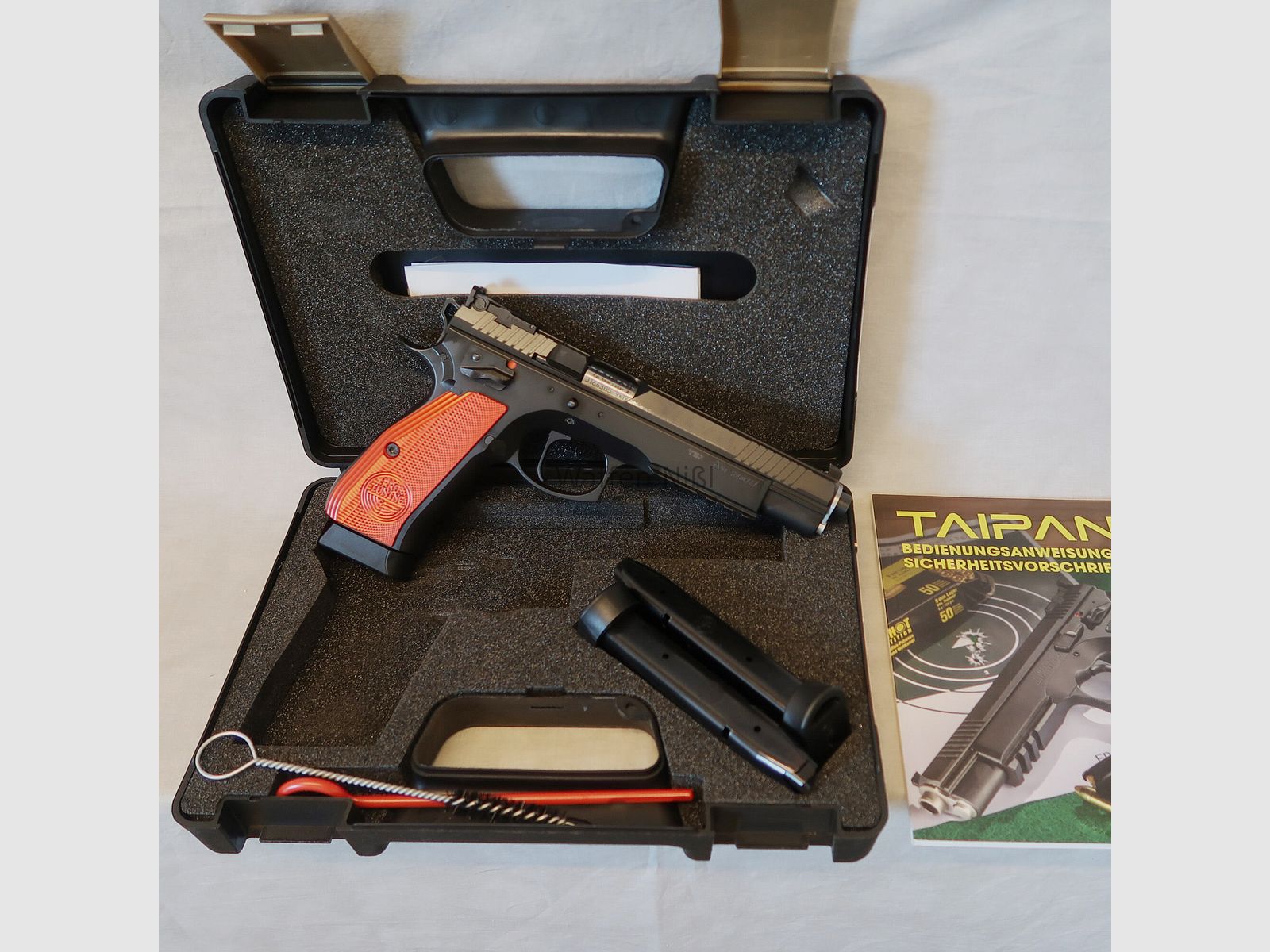 CZ TAIPAN RED