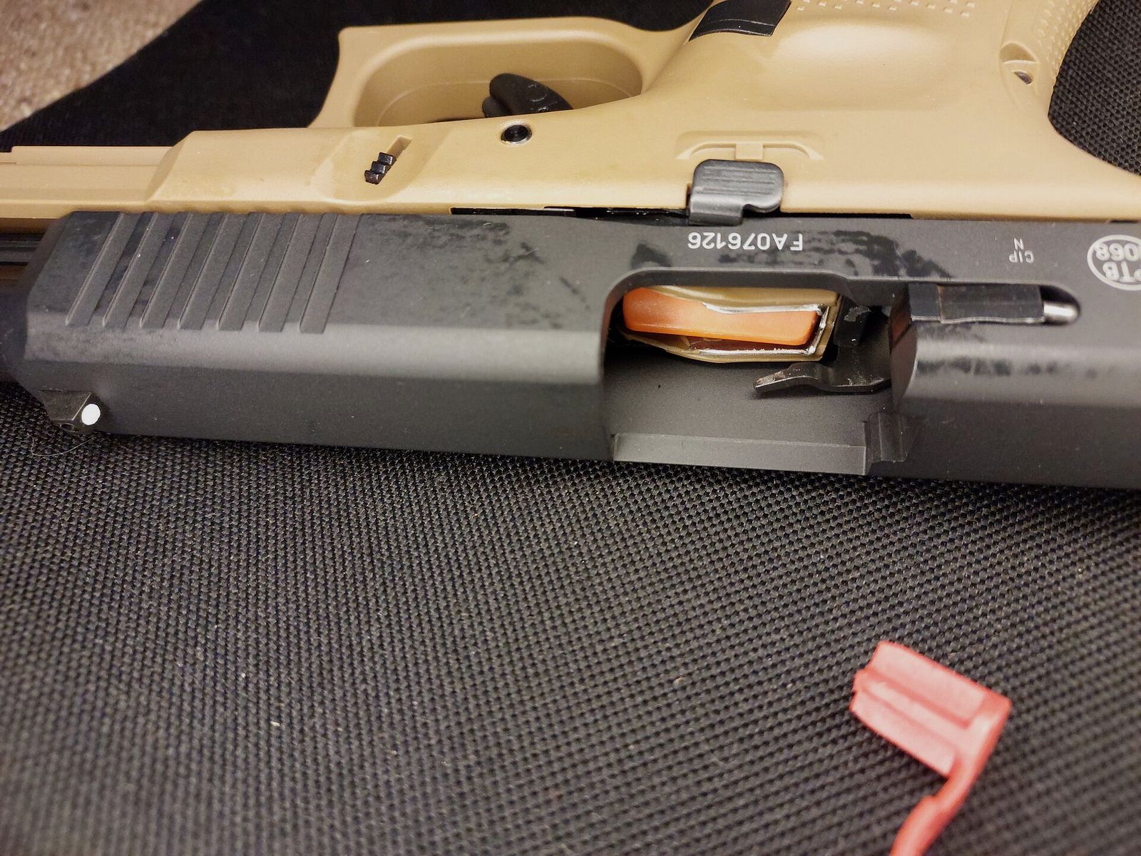 Glock 17 Gen5 Schreckschuss Pistole French Army 9 mm P.A.K. Coyote, French Army Edition (PTB 1068) - 2 Magazin