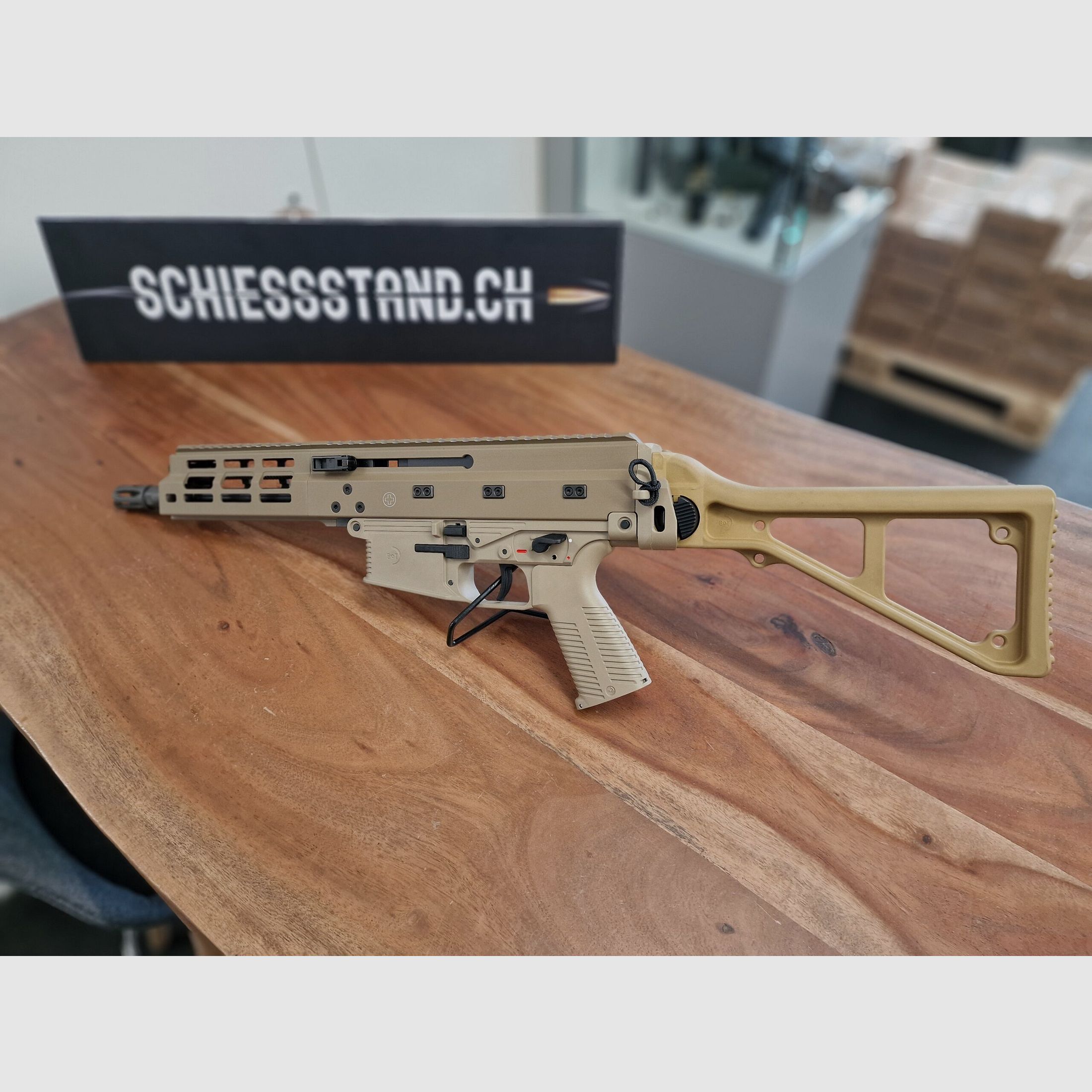 B&T – Halbauto / APC223 PRO PDW / Ceracote FDE / Klappschaft / 5.56mmx45, Bild 1 von 4