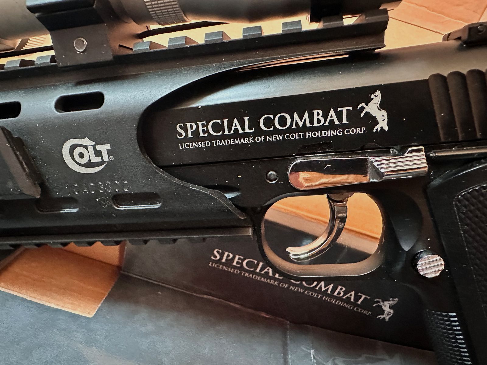 Colt Special Combat Xtreme (réplica de CO2 con marcas originales “Colt”)