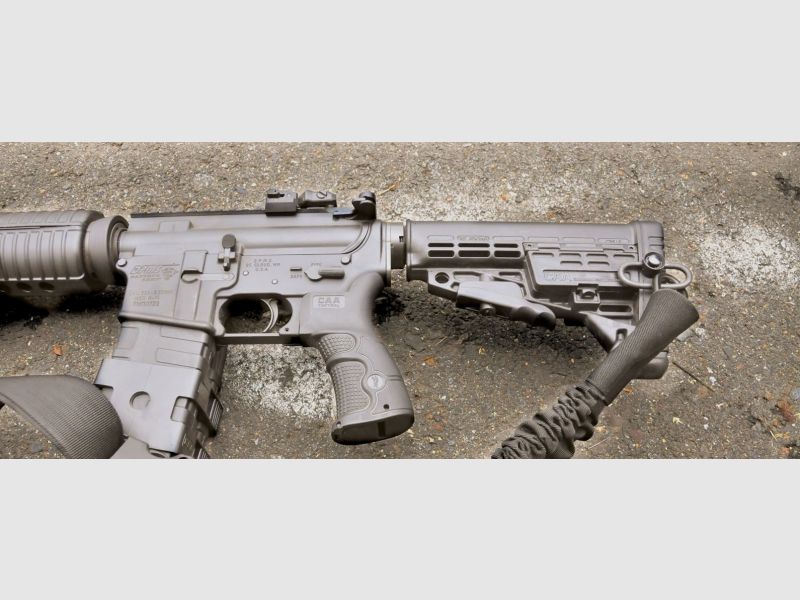 CAA G16 Poignée pistolet Noire pour AR15, image 3 sur 3