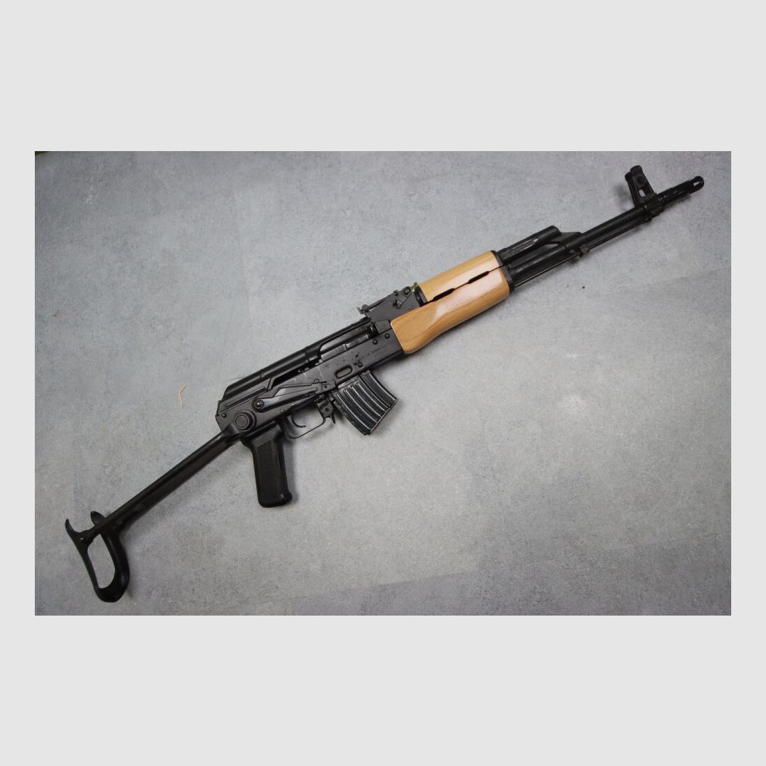 Cugir SA WS1-64 semi-automatic rifle