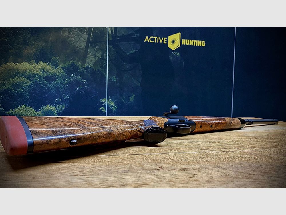 Blaser R8 Kilombero / HK 7 / Kal. .375 H. & H. Mag. / Offene Visierung / Kickstop / TRAUMWAFFE