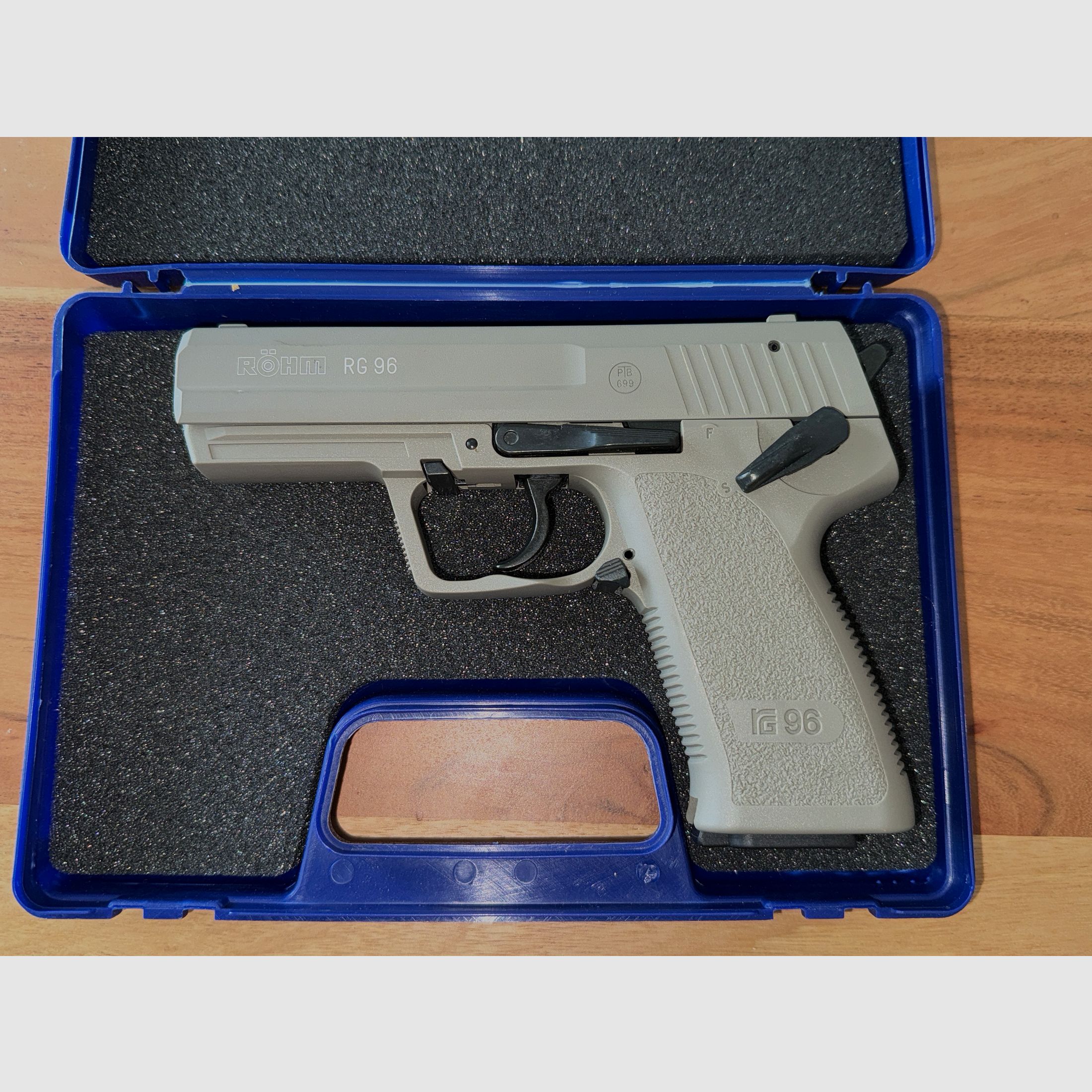 Röhm RG96 9mm PAK Icône Grise