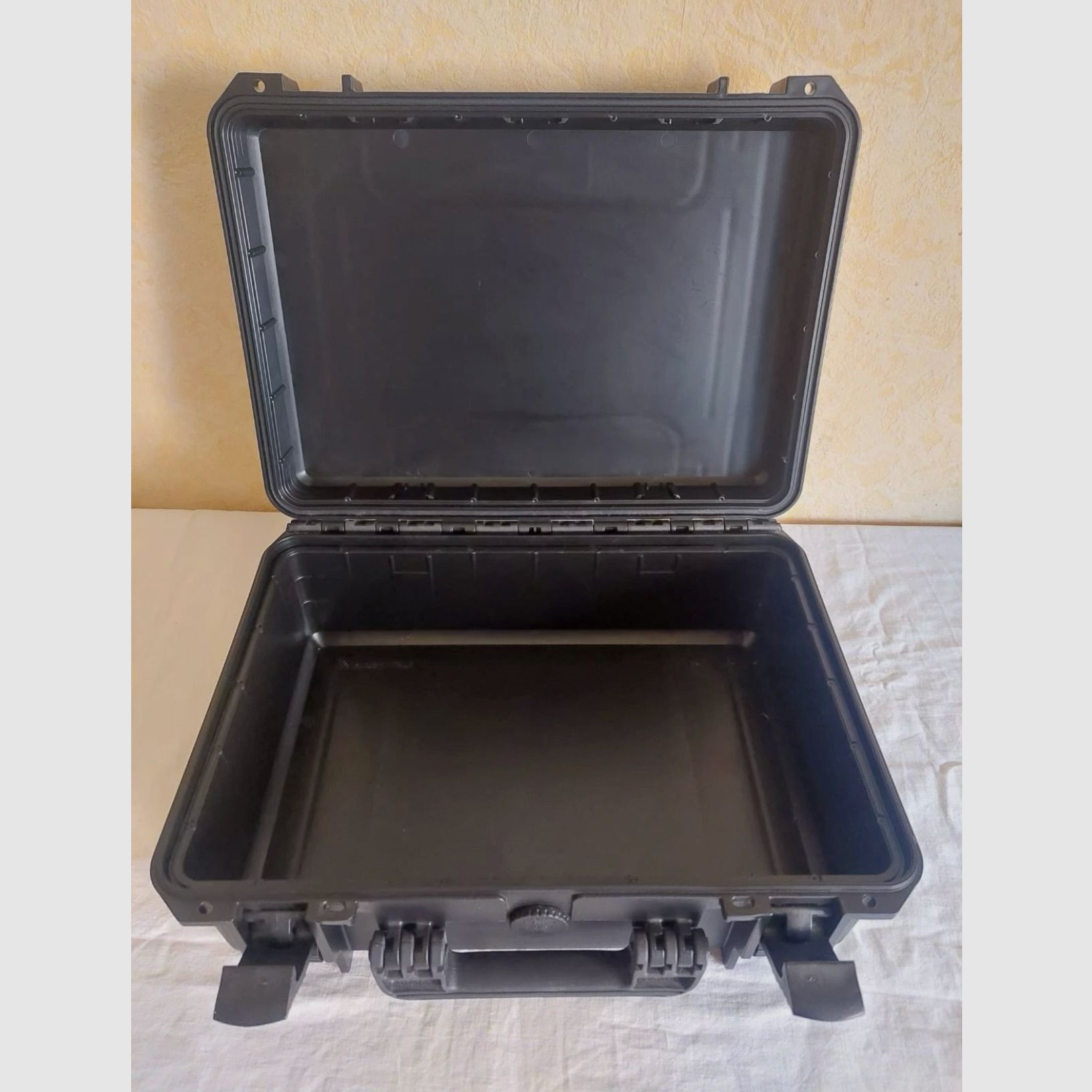 Hartschalenkoffer Modell 430 (19 Liter)