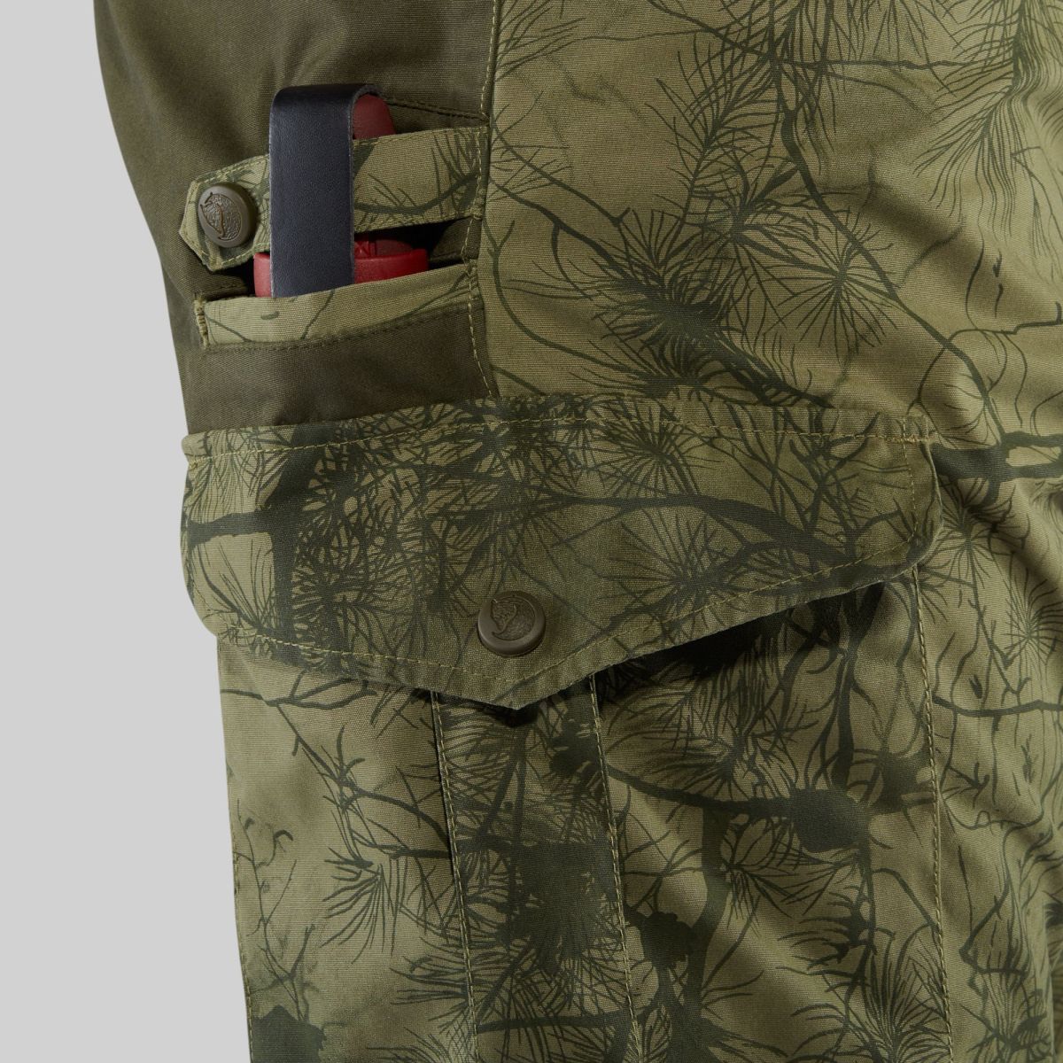 Pantalons de chasse FJÄLLRÄVEN Barents Pro M Camouflage vert / Forêt profonde
