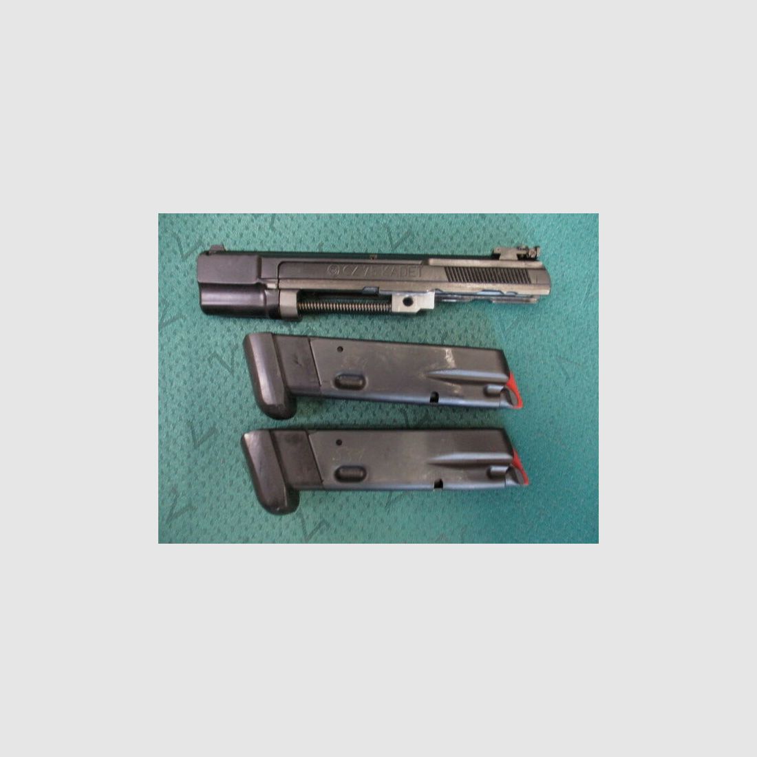 Brünner Kadet Wechselsystem mit 2 Magazinen 75