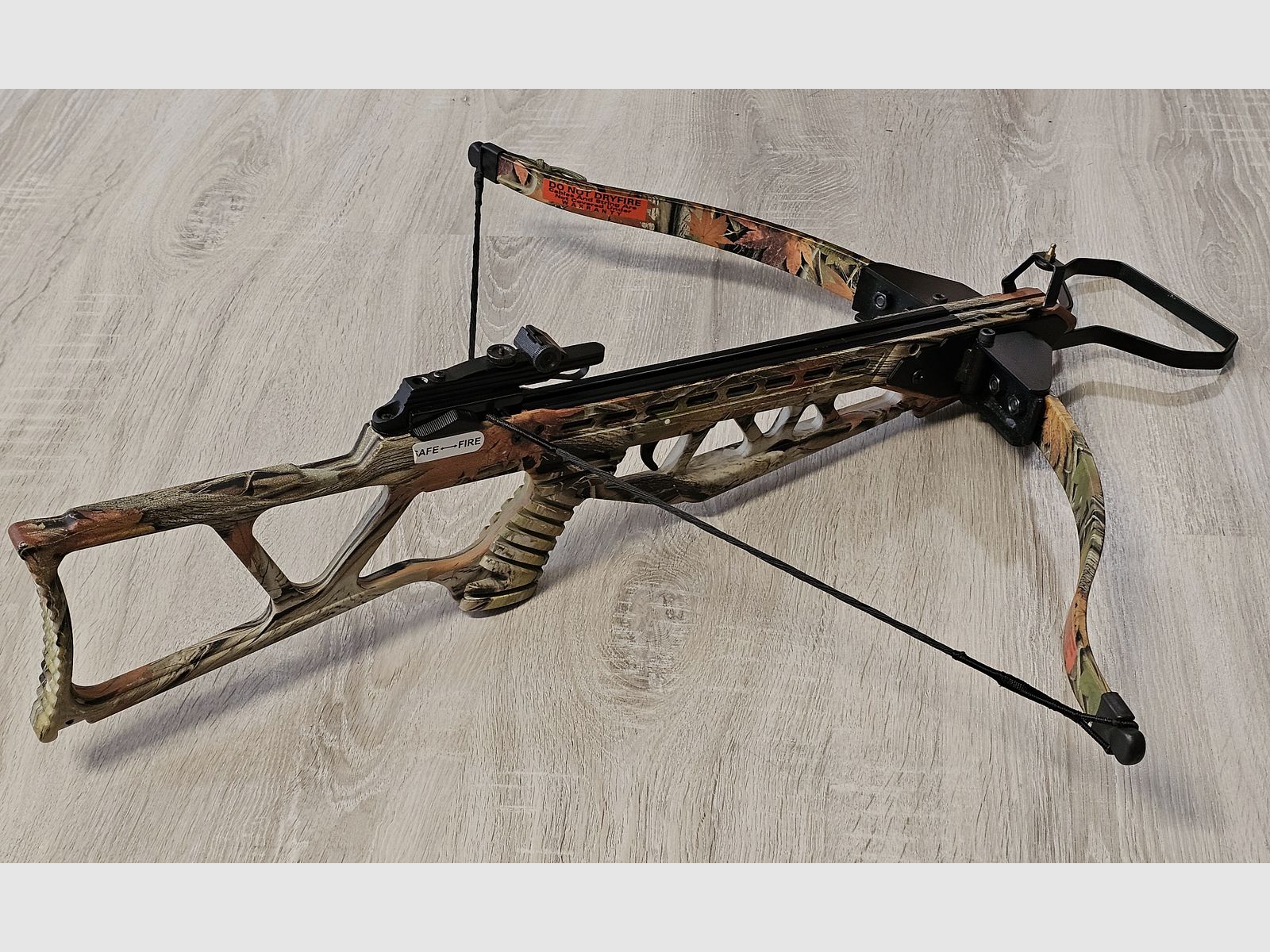 Recurve crossbow double set: 2x Skeleton Hunter 120 lbs (Camo & Black) foldable, 45 bolts, spare string