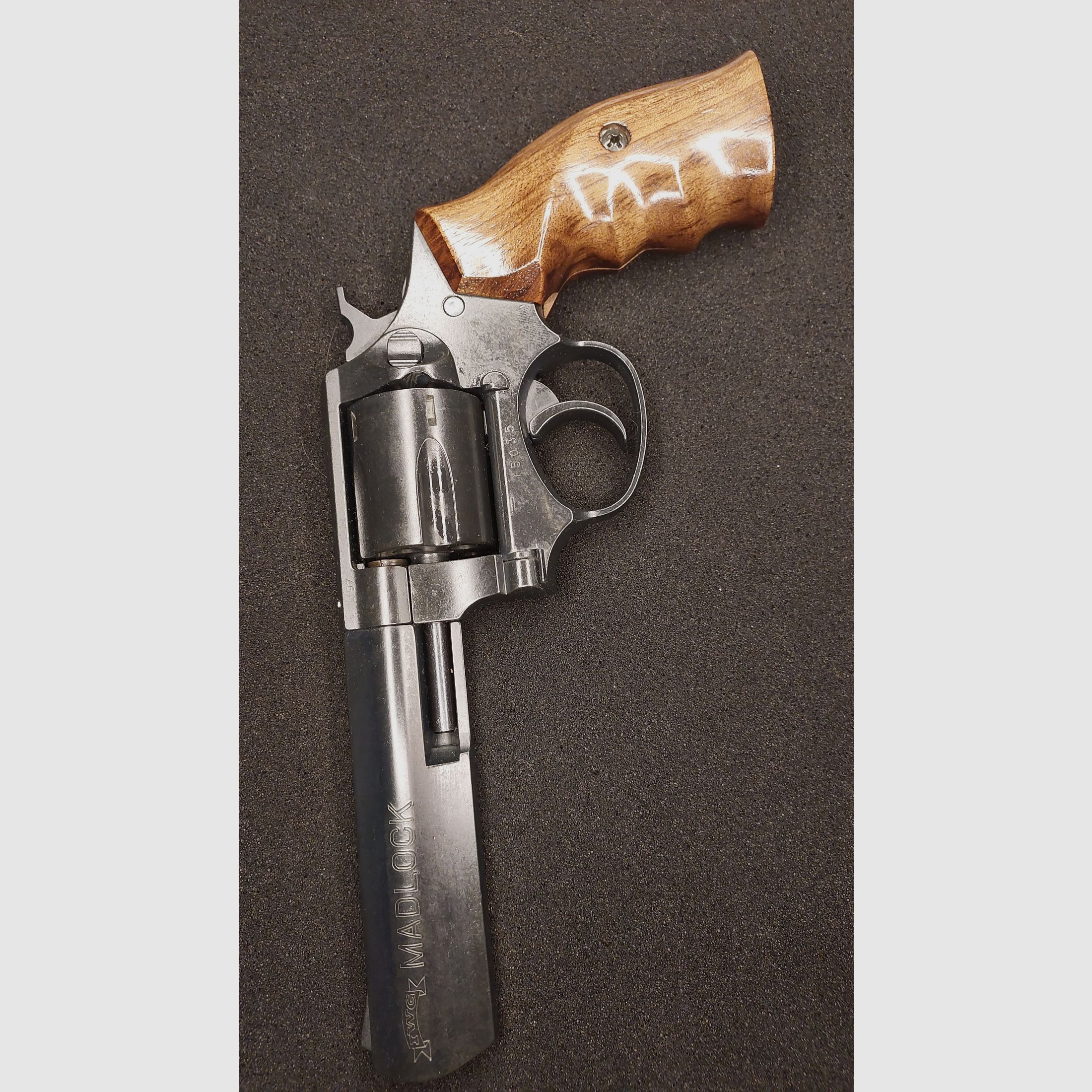 IWG Madlock revólver de detonación, cal. 9 mm R Knall (.380 Knall), PTB 721, "Hecho en Alemania" con funda de hombro de cuero