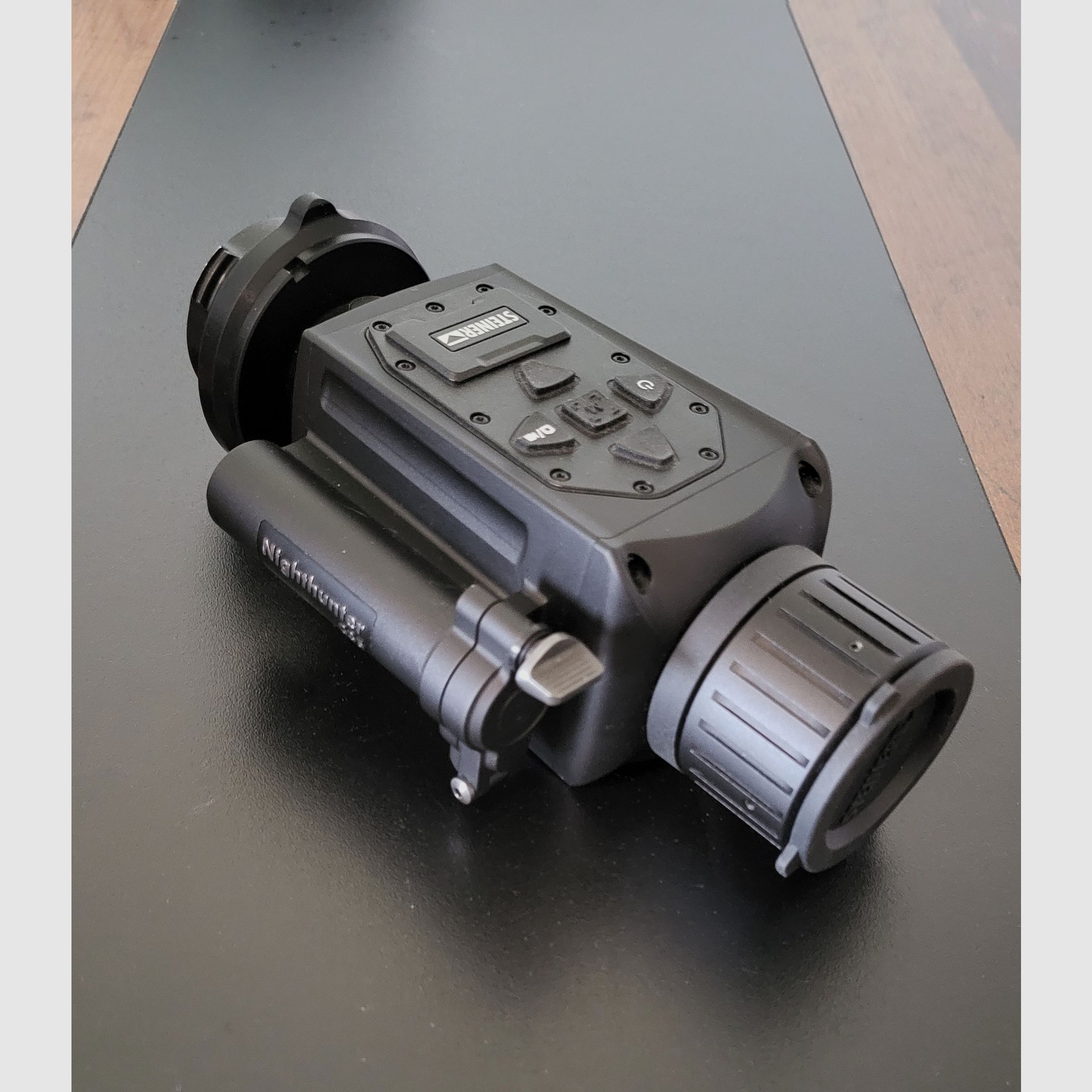 Steiner Nighthunter C35 35mm 640x480 píxeles sensor de 12 µm incluido montaje EP Arms Rotoclip
