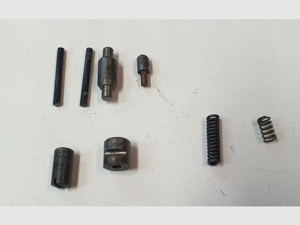 H.Schmidt Ostheim lot de pièces pour revolver Helmuth Schmidt Ostheim Model 21 -.22lr