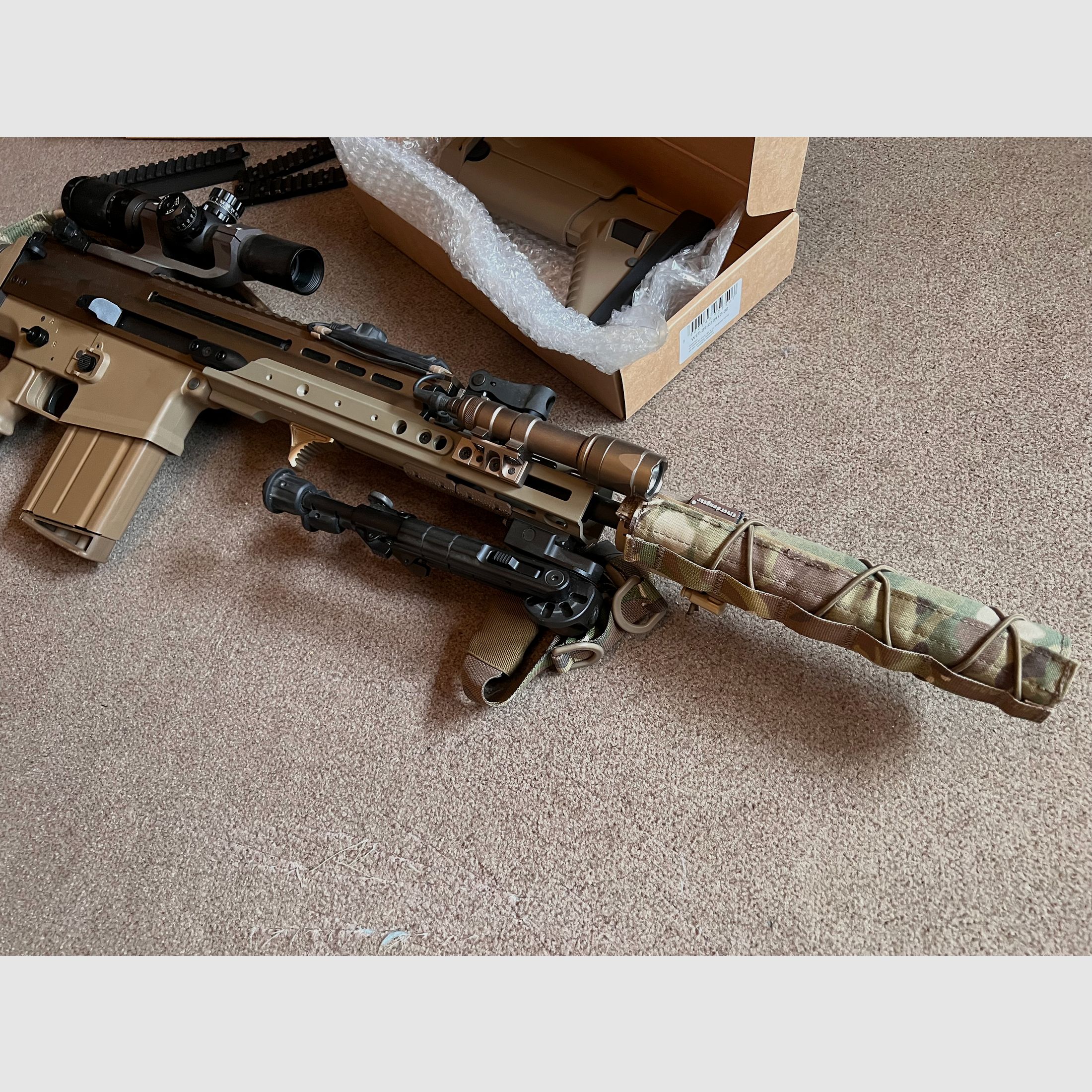 WE Scar H MK 17 en Desert Tan con mucho accesorio GBB Open Bolt 6mm BB Airsoft