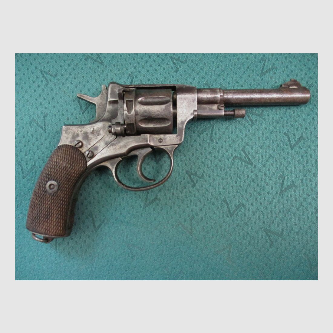 Rewolwer Nagant gazoszczelny 7,62x38R rocznik 1940