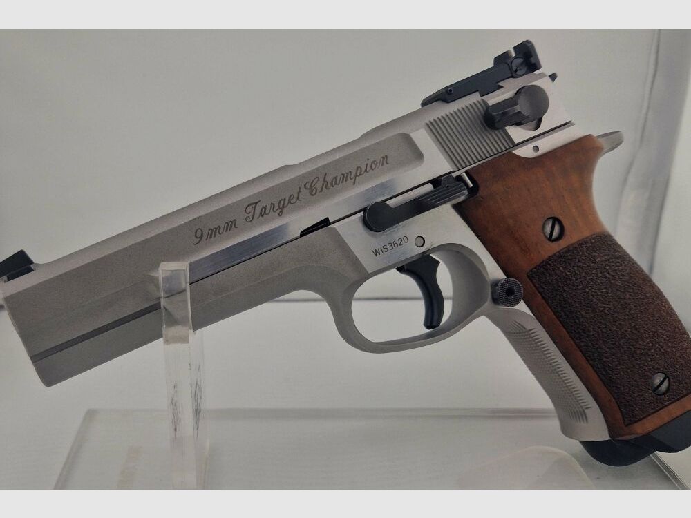 Smith & Wesson Target Champion