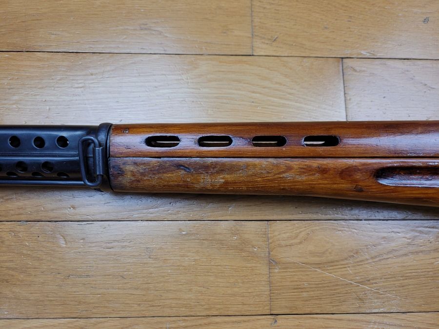 Iconisch Sovjet semi-automatisch geweer SVT-40 – Arsenal Tula 1941 – Enkele serienummer 7,62x54r – 2 magazijnen – Zeer goede staat, afbeelding 7 van 22