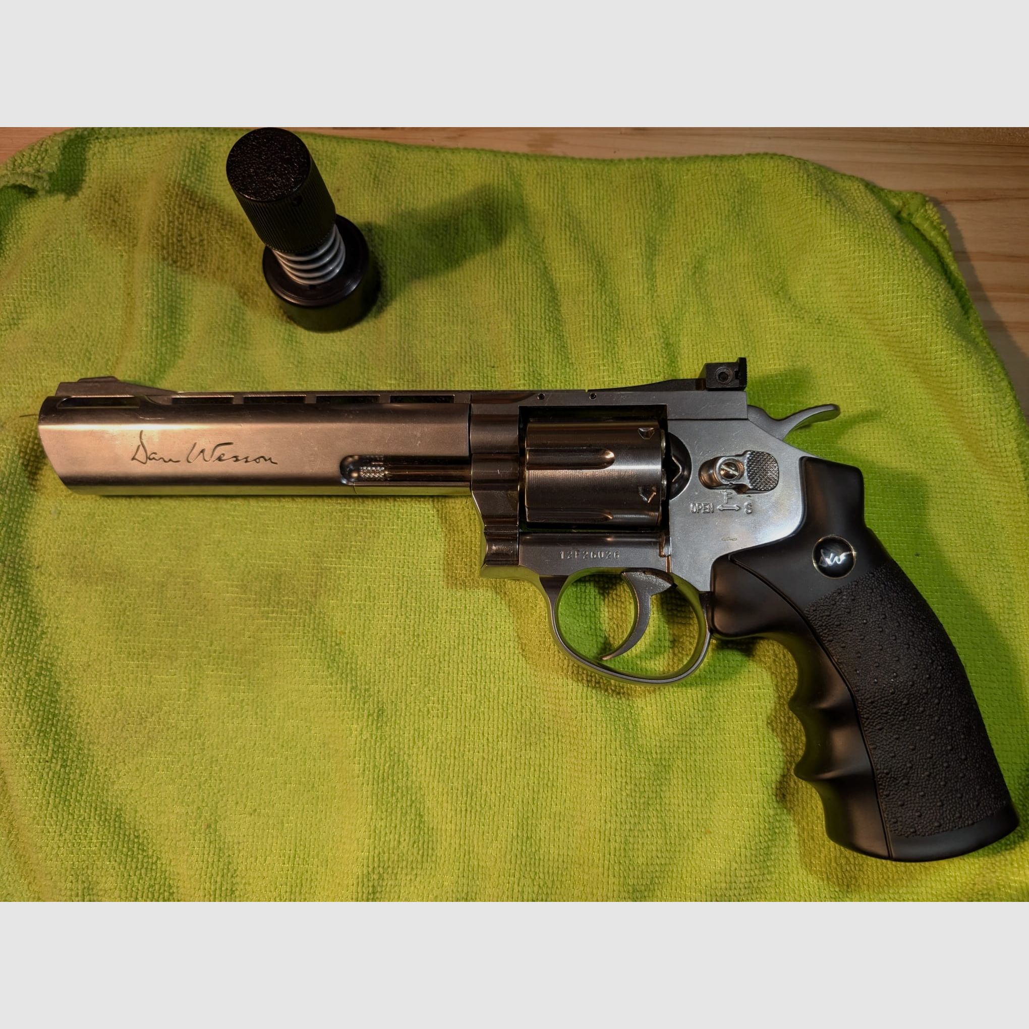 Revolver CO2 ASG Dan Wesson de 6 pulgadas 4,5 mm BB