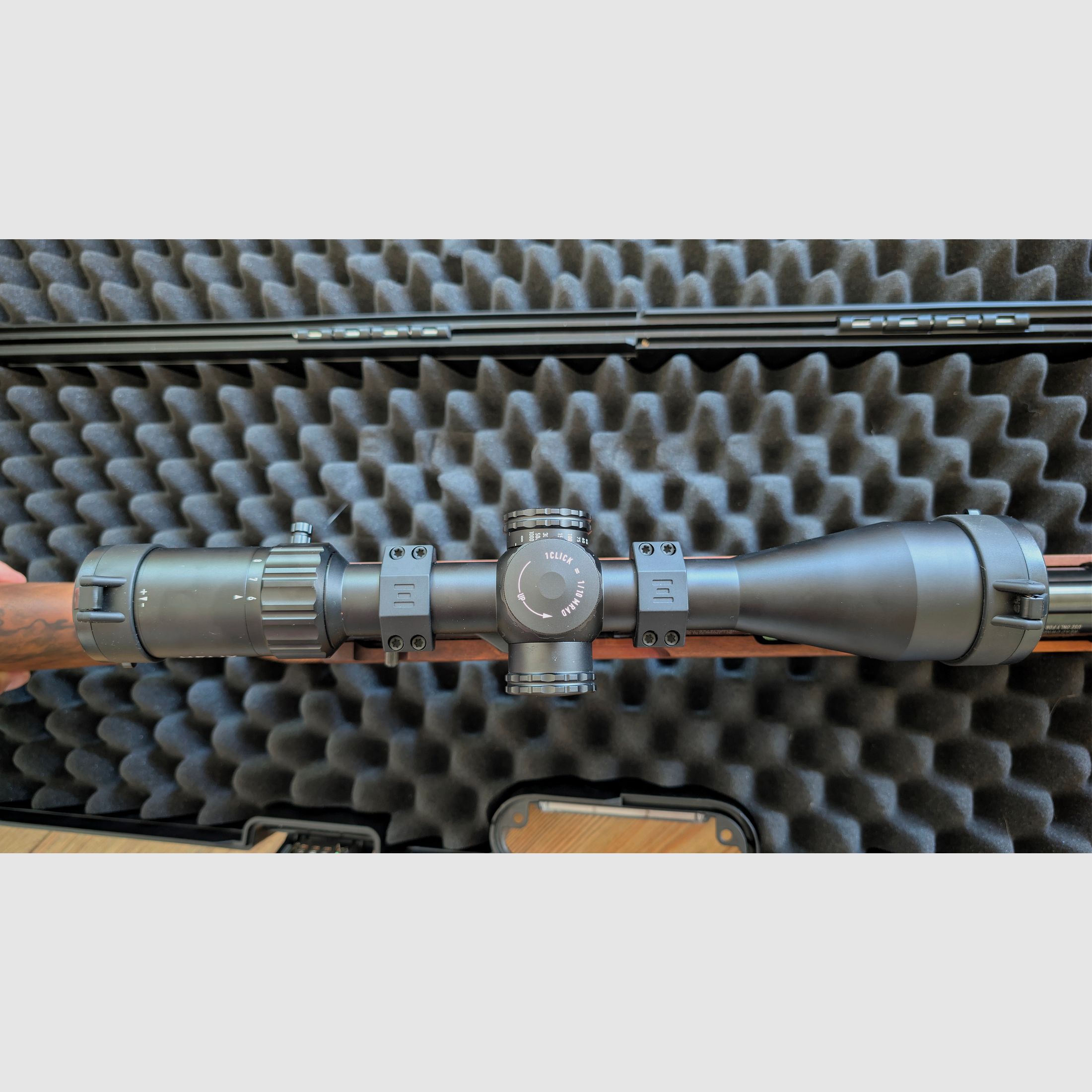Weihrauch HW100T Set als nieuw met Element Helix 6-24x50 gen2 FFP MRAD
