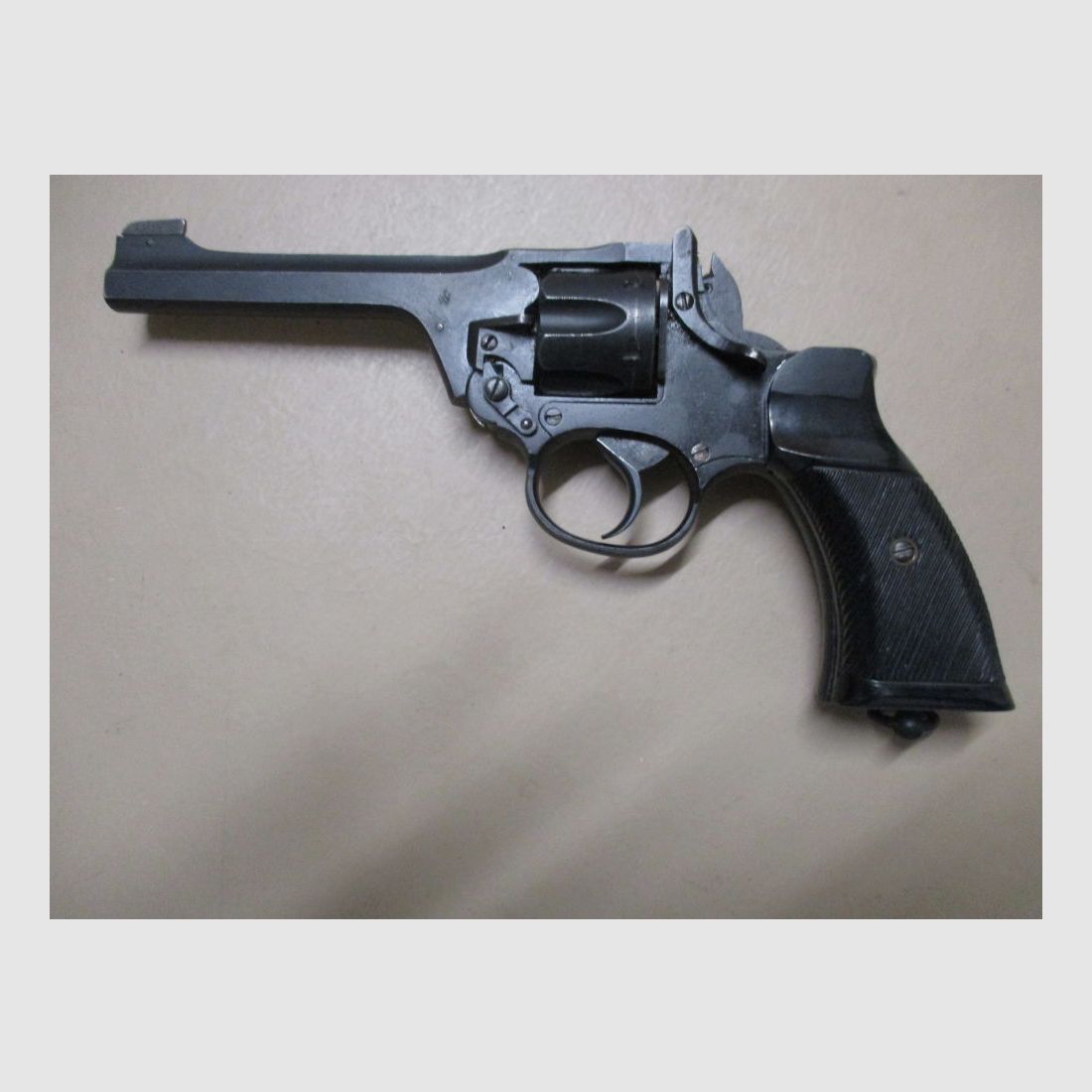 Revolver Enfield FTR 54 .38 S&W canon miroir brillant