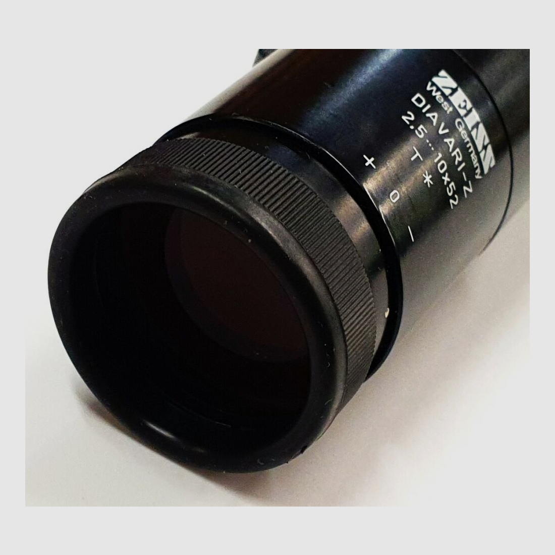 Carl Zeiss	 Diavari-Z; 2,5-10x52