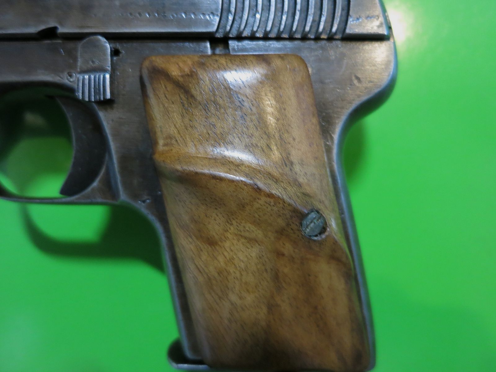 Halbautomatische  Astra Modell 200 (?), Lady-Gun im Westentaschenformat,  7,65mm Browning       #71-