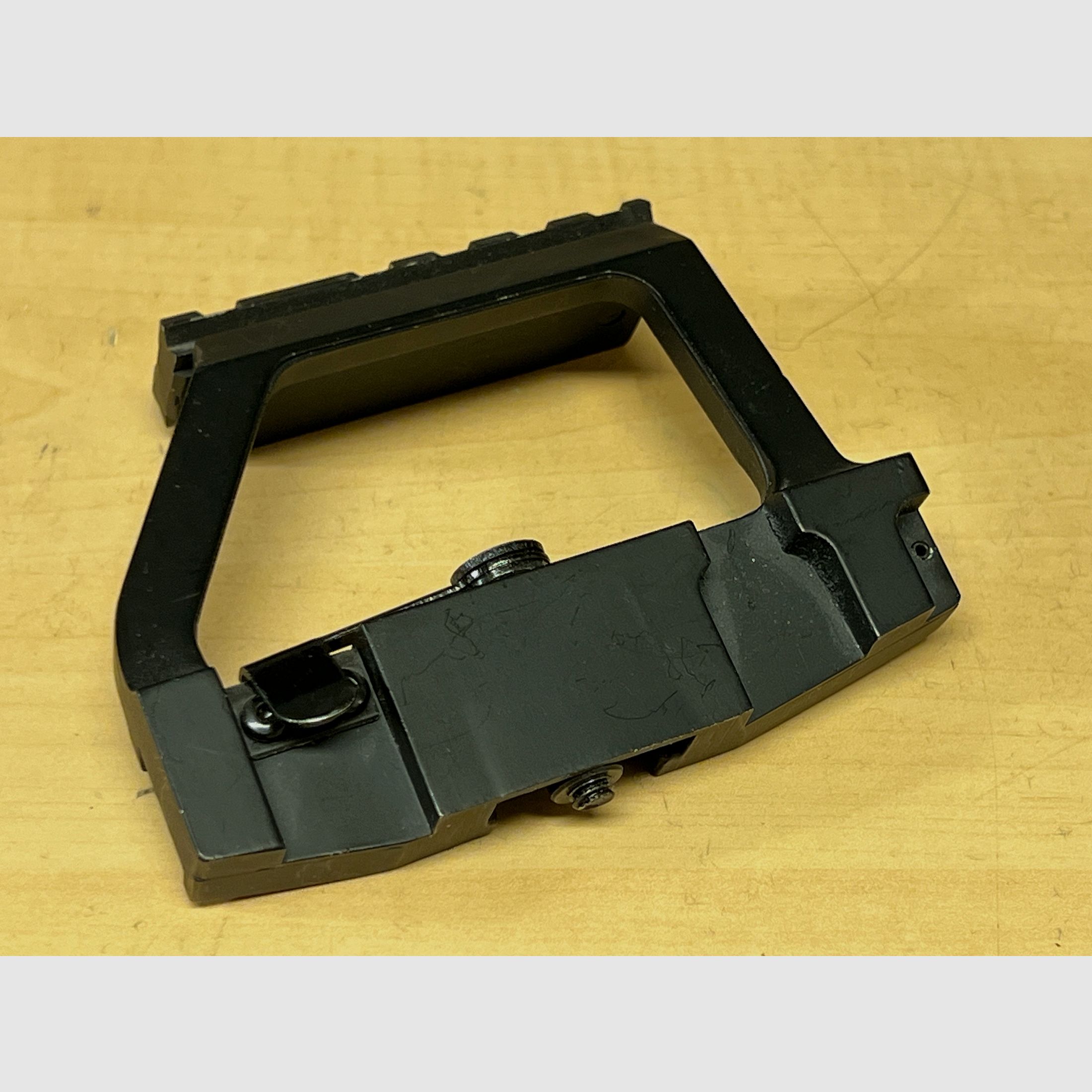 Montaż Airsoft AK do celowników optycznych i celowników Red-Dot w kolorze czarnym z szybkim zwolnieniem