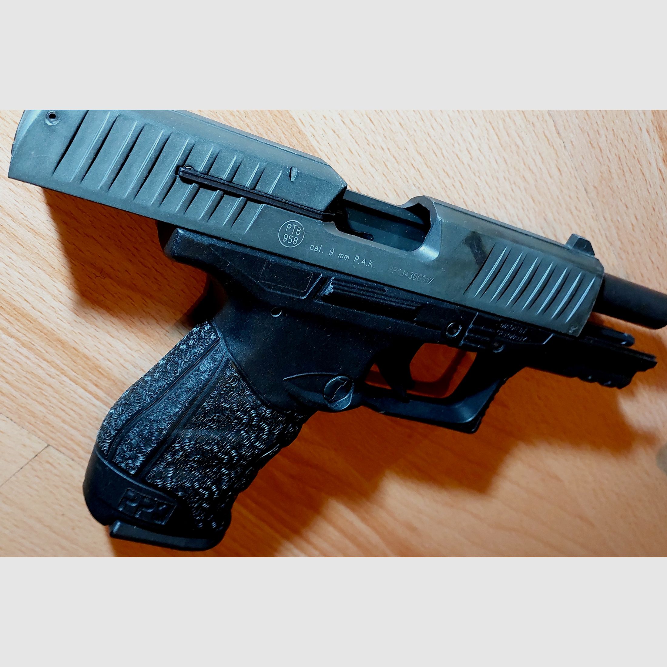 Walther PPQ M2 Schreckschuss Pistole 9mm P.A.K. schwarz (PTB 958)