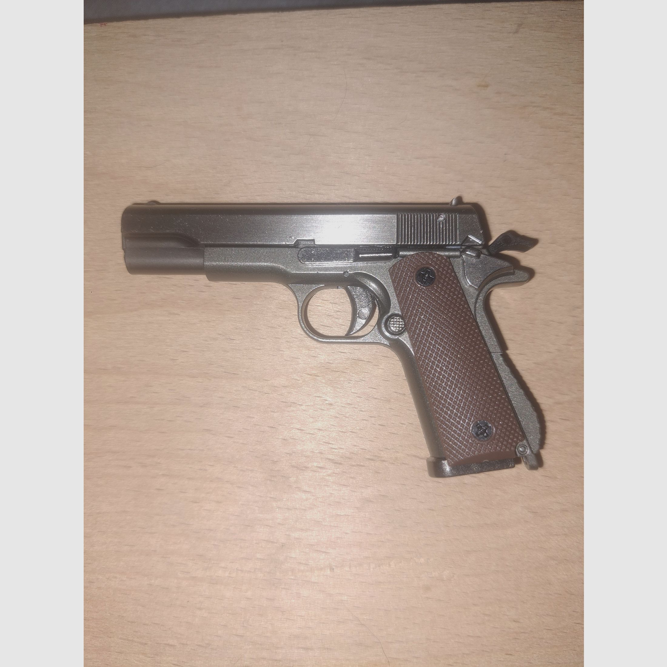 Schlüsselanhänger 1:3 Modell "Colt Government 1911"