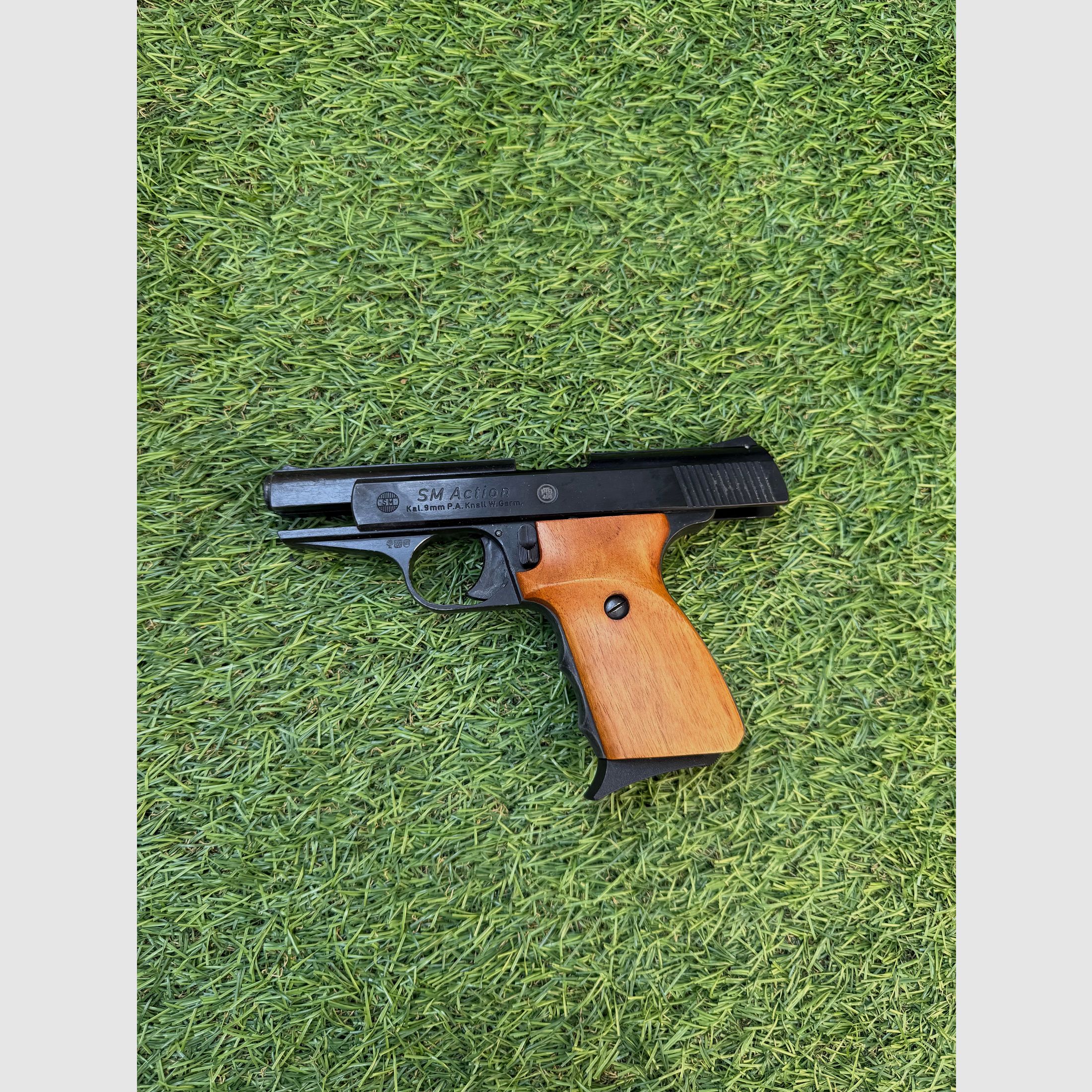 Rhöner SM Action 9mm poignées en bois