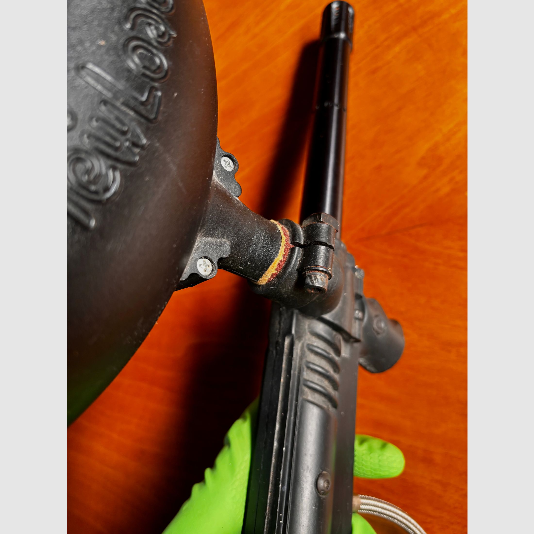 Tippmann Model 98 mit VL 200 Hopper