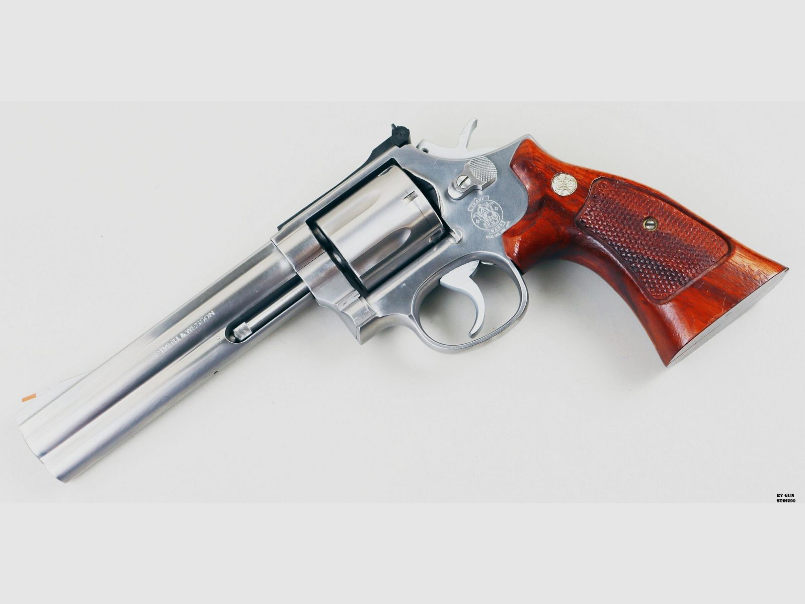 Revolver Smith & Wesson mod. 686 NO DASH cal. 357 mag serial no. AEY9495, image 2 of 10