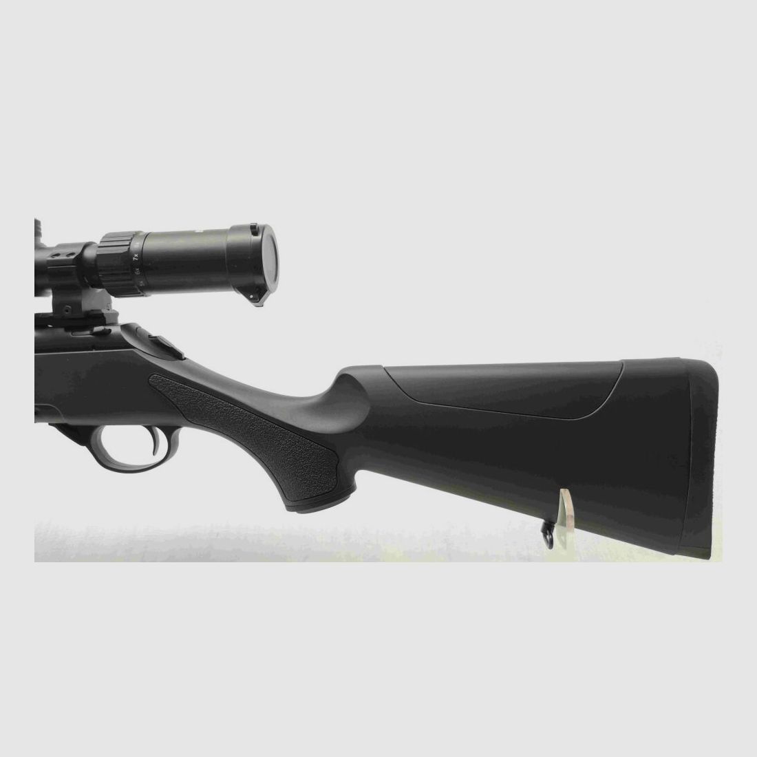 Haenel Jäger 10 Varmint con ottica AKAH e filettatura della volata