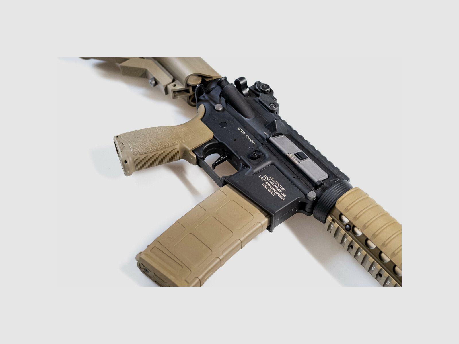 AR15 CQB-R BRAVO EAGLE ETU Delta Armory Tan/Black S-AEG Airsoft Rifle Free from 18 Years