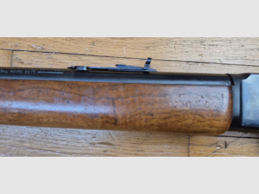Splendide carabine Marlin à levier sous garde – Modèle 1895 – Cal.45-70 Gvt – 6 Coups – Rare poinçon « JM » – Arme de qualité Marlin d&rsquo;avant faillite ! – Superbe fabrication New Haven de 1974 – Excellent état – TBE+++, image 39 sur 46