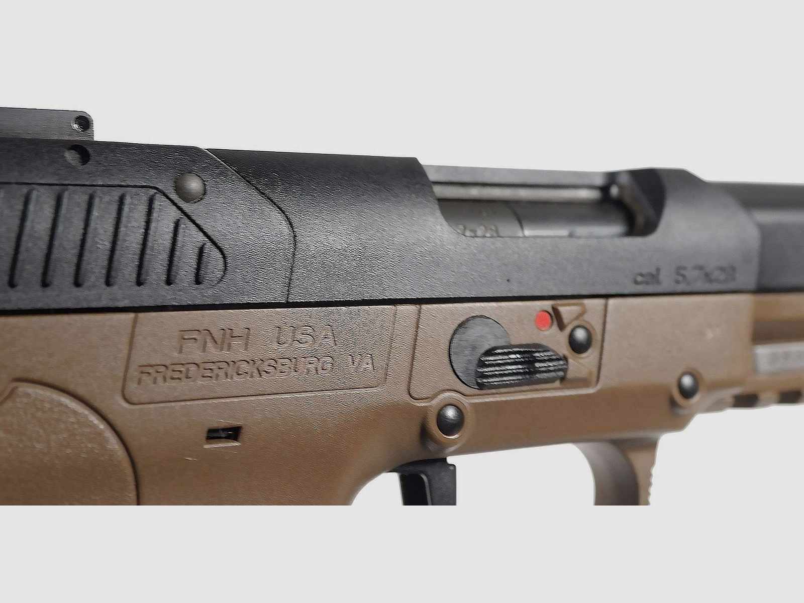 F.N.H.USA Pistole FiveSeven FDE/Schwarz Duotone Kal.5,7×28, Bild 6 von 7