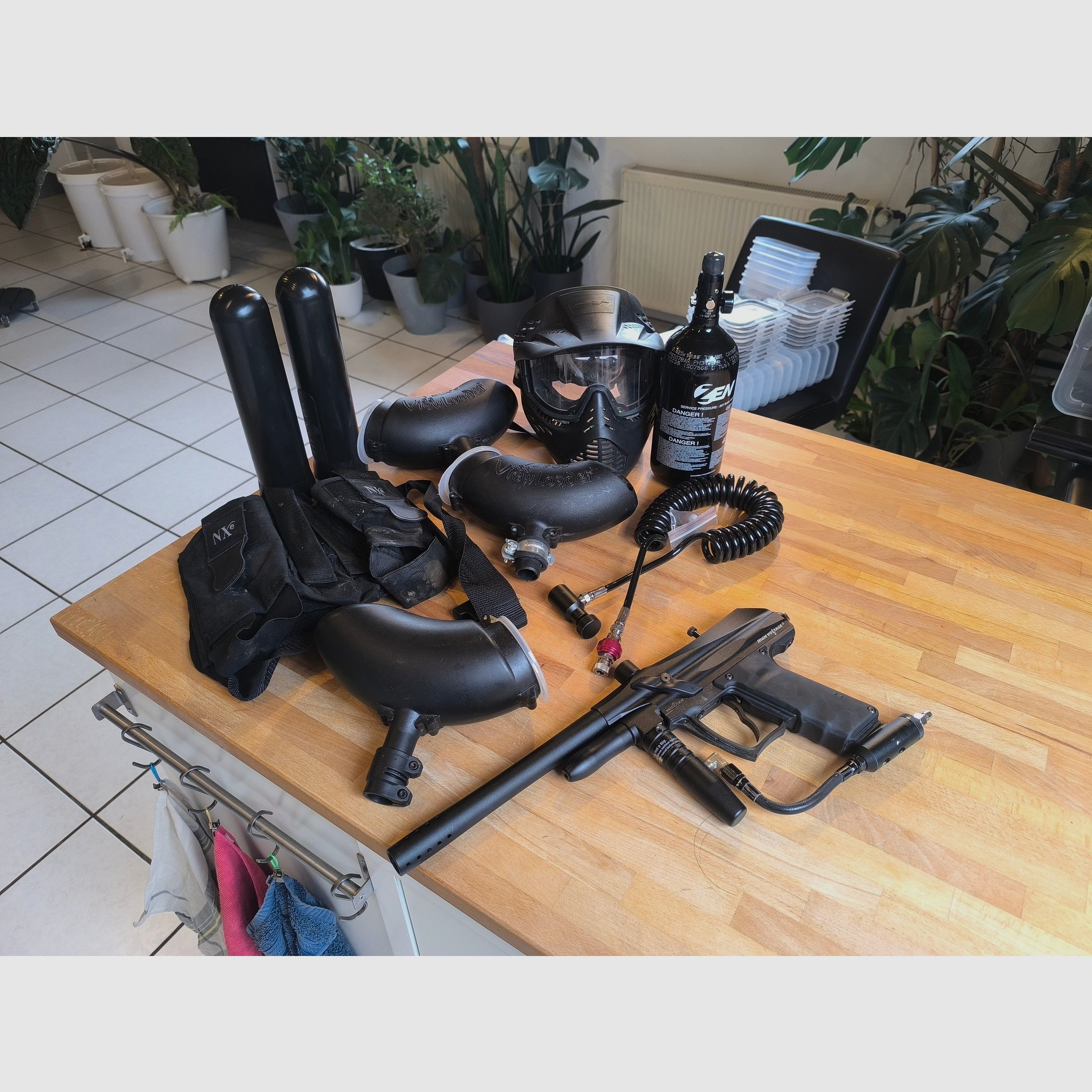 ZEN / MAXS High Voltage 2 Paintball complete set .68 – HP, hopper, NXe, mask (price is negotiable)