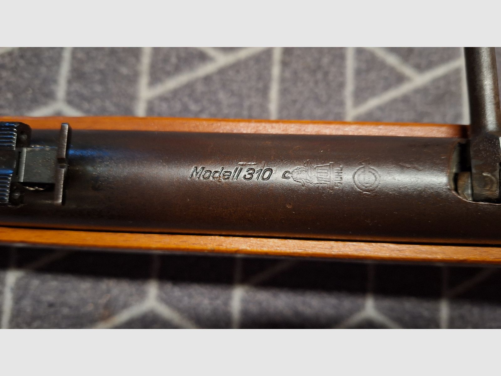 Haenel Suhl 310 "Q1" air rifle with 12-round magazine + original pellets!
