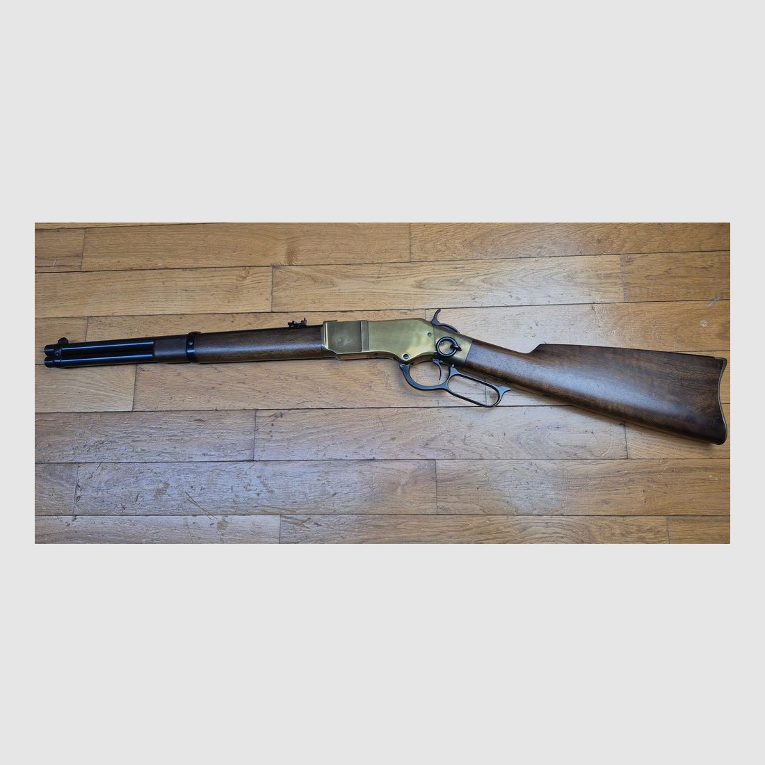 Sehr schöne Winchester 1866 – Modell Karabine für Navy Arms – Waffe Uberti Made in Italy von 1973 – Kal. 44-40 Win – 9 Schuss +1 – Ausgezeichneter Zustand! – Eine der besten, wenn nicht die beste Reproduktion für den US-Markt – TBE+ /TBE++, Bild 24 von 32