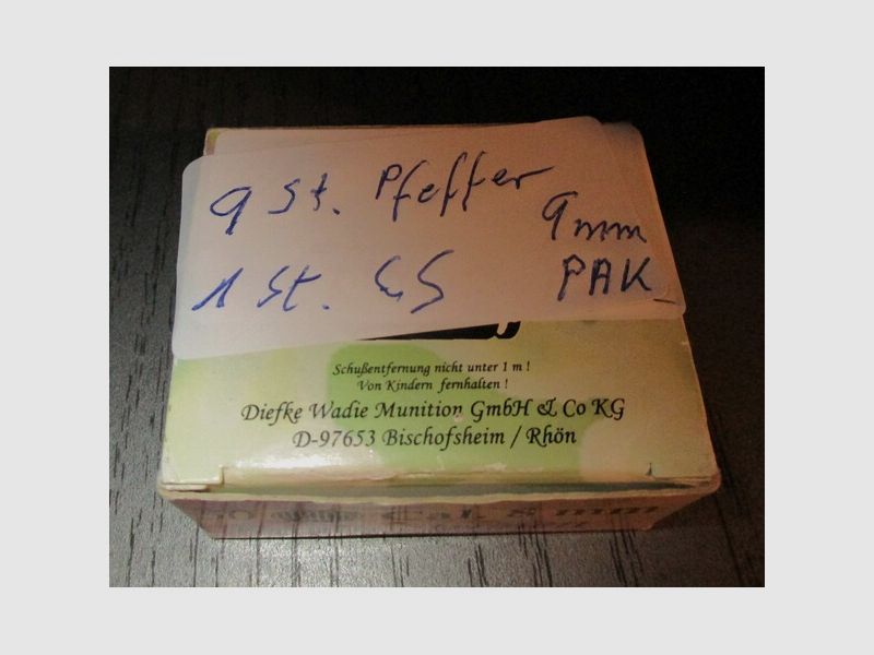 9 St. Pfeffer- und 1 St. CS - Patronen in 9 mm PAK
