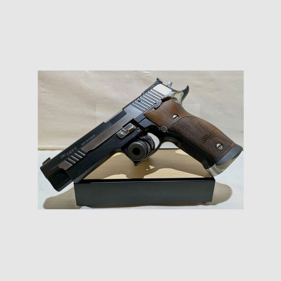 SIG Sauer P226S X-Five Black & White Limited Edition – 9 mm Luger