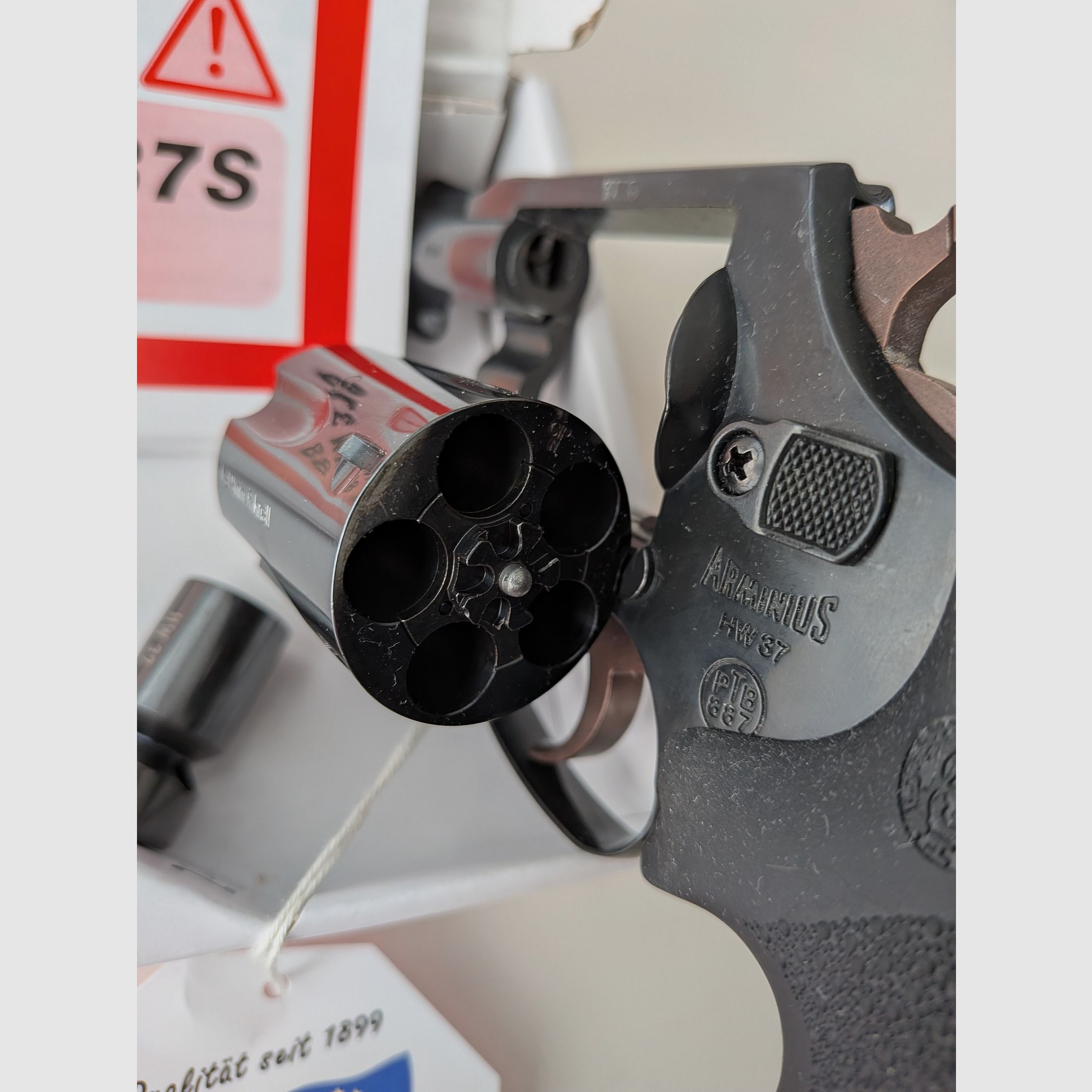 Incense HW 37 PTB 887 blank firing revolver HW37 9mm RK Hogue grip