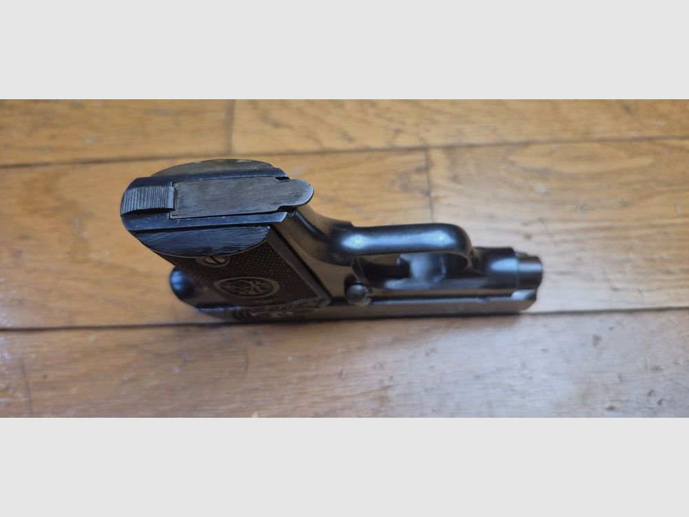 Pequeña Pistola semiautomática Errasti Modelo 1912 – Cal. 6.35 Browning / 25 ACP – Muy buena copia española del Browning 1906 – Arma con dos acabados y empuñaduras de cuerno – TBE++, imagen 7 de 17