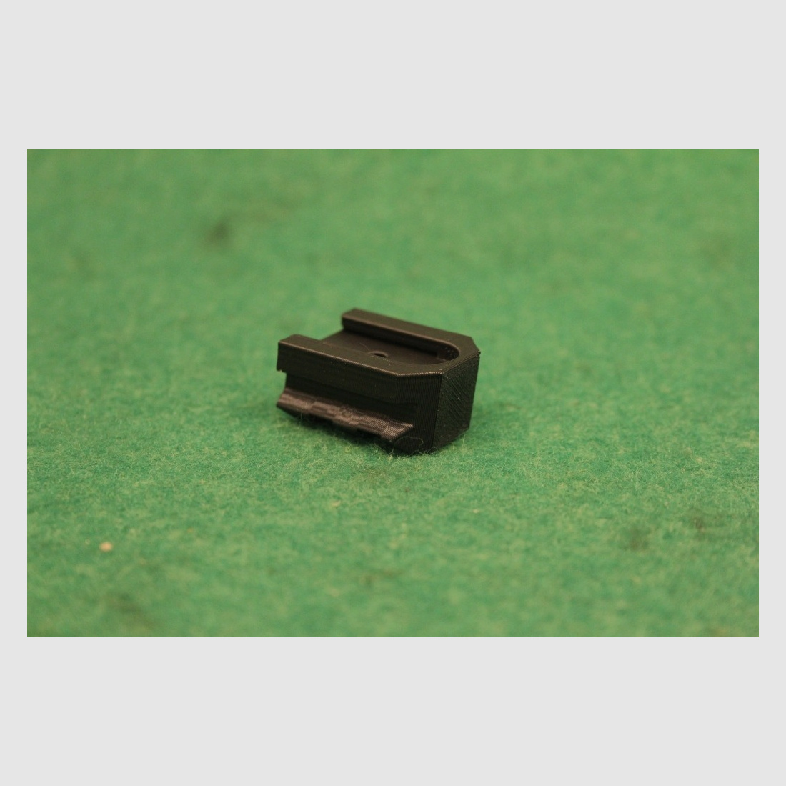 Magazinboden mit integrierter Picatinny-Schiene für Walther GSP / P22 10 Schuss