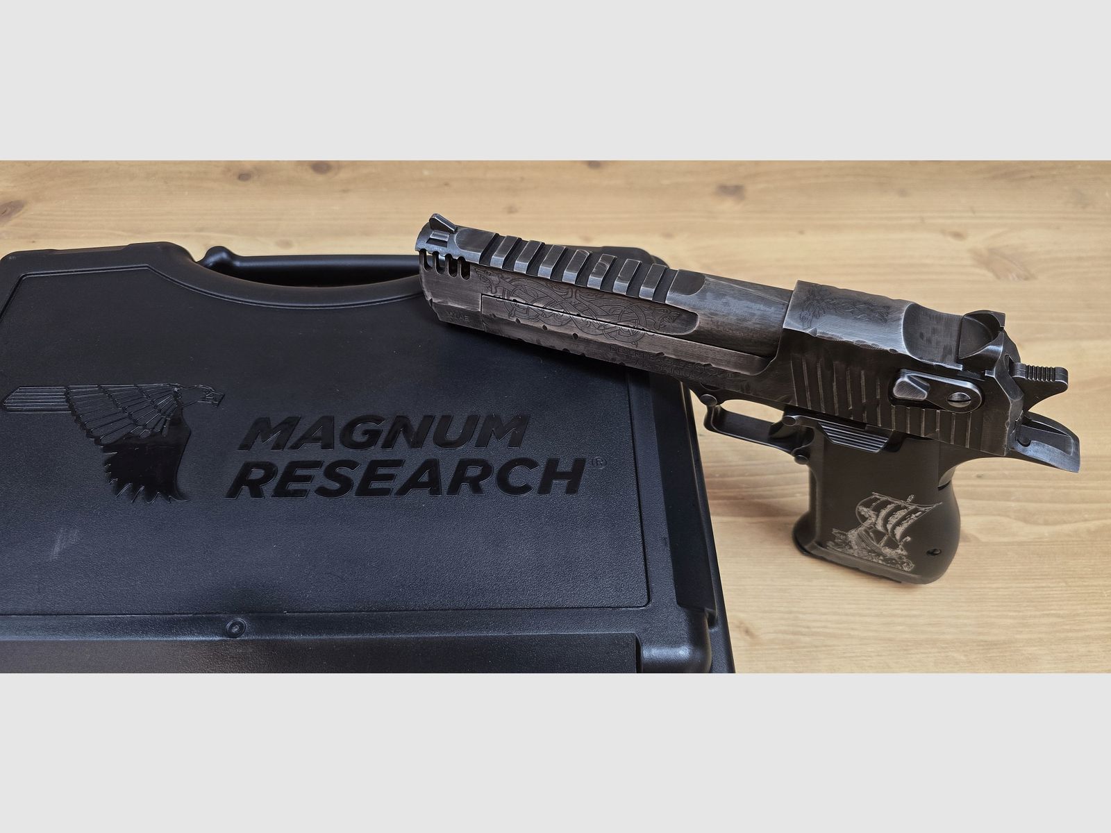 Desert Eagle XIX 6" VIKING 2 Limited Edition .50AE